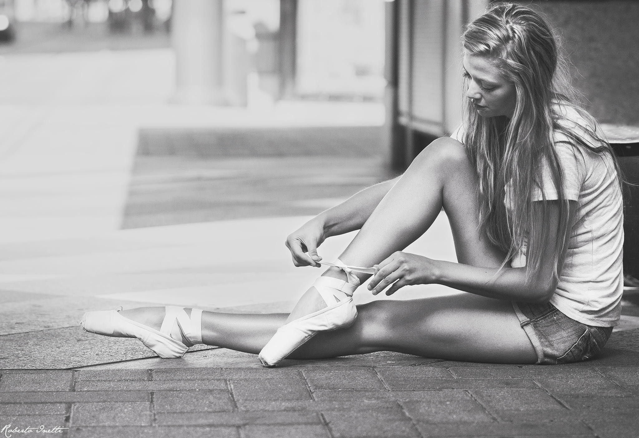 Women Model Blonde Long Hair Monochrome Ballerina Sitting Women Outdoors Urban Street On The Floor T 2048x1403