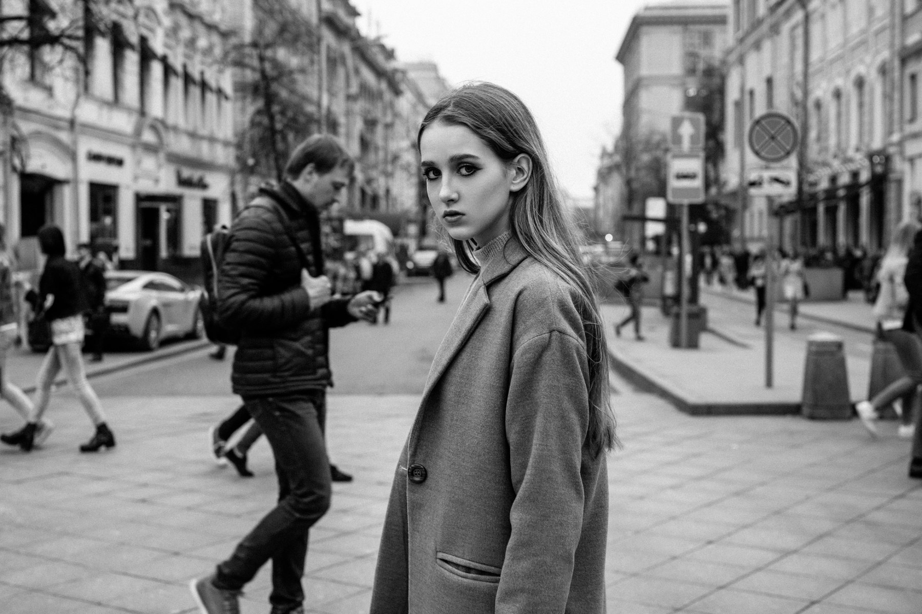 Aleksey Trifonov Urban Monochrome Women City Women Outdoors Grey Coat Looking Over Shoulder Long Hai 1800x1200