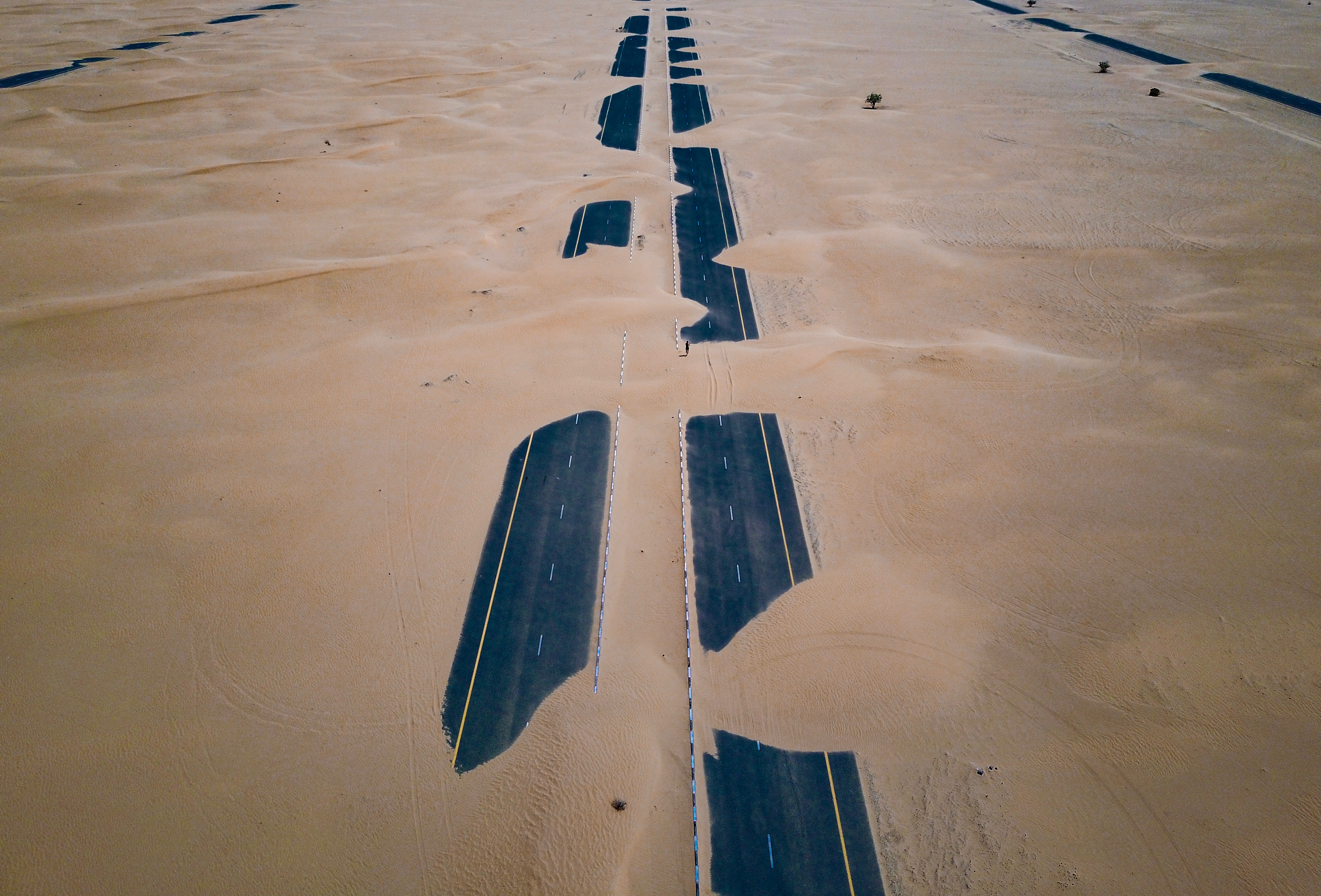 Desert Highway Sandstorms Sand Road United Arab Emirates Beige 4000x2713