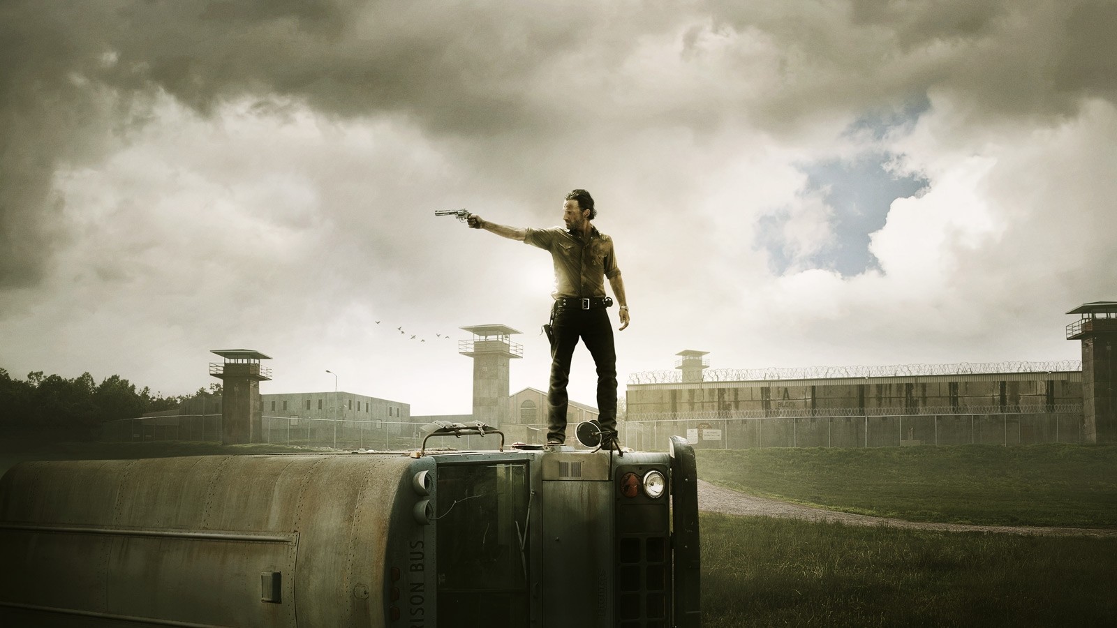 The Walking Dead TV Revolver Prison Rick Grimes Andrew Lincoln 1600x900