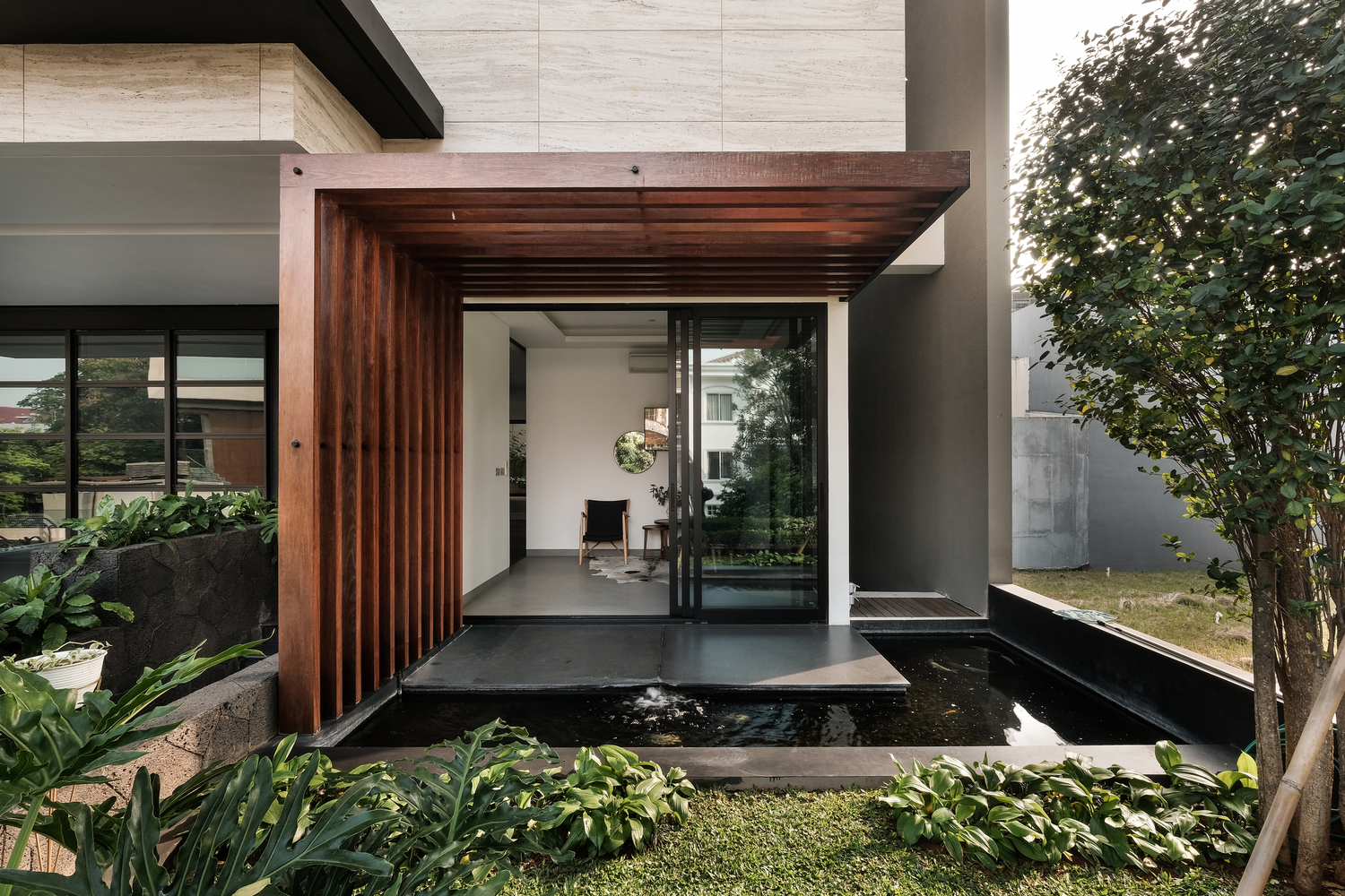 Modern Plants Arc House 1500x1000