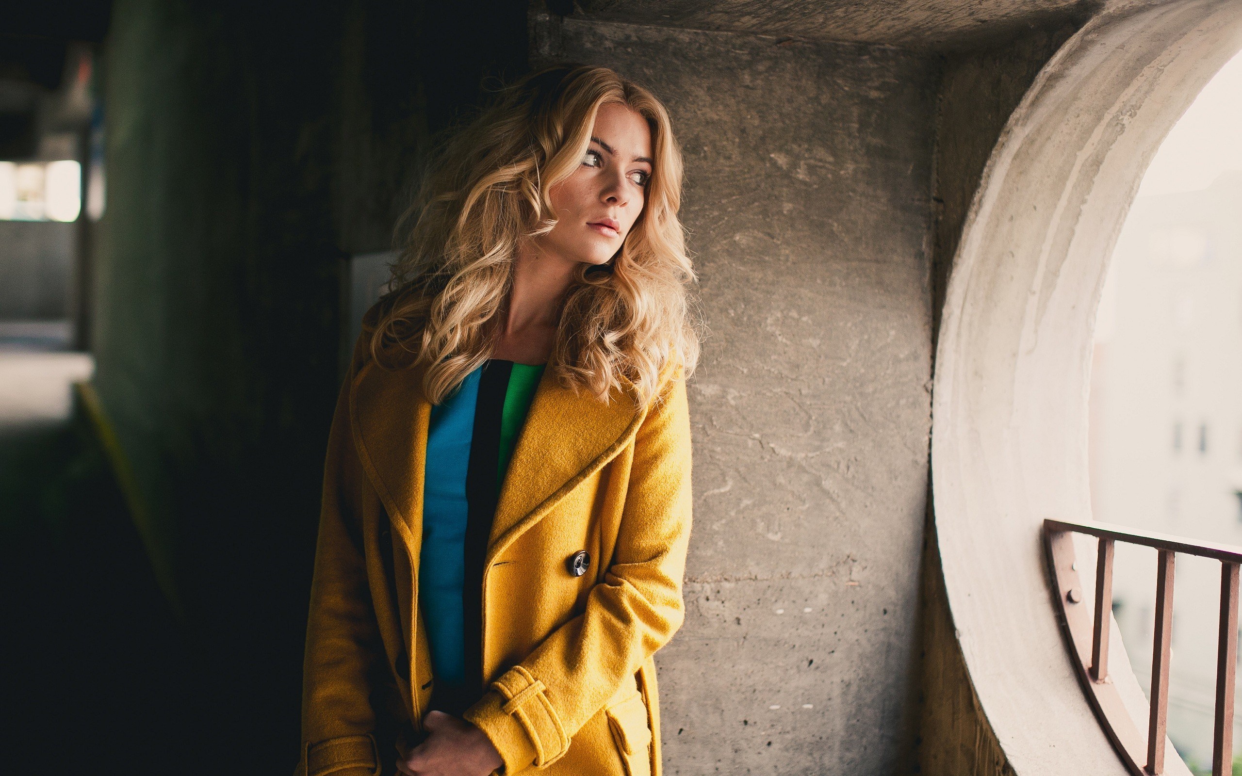Women Long Hair Blonde Yellow Coats Coats Open Coat Looking Away Model 2560x1600