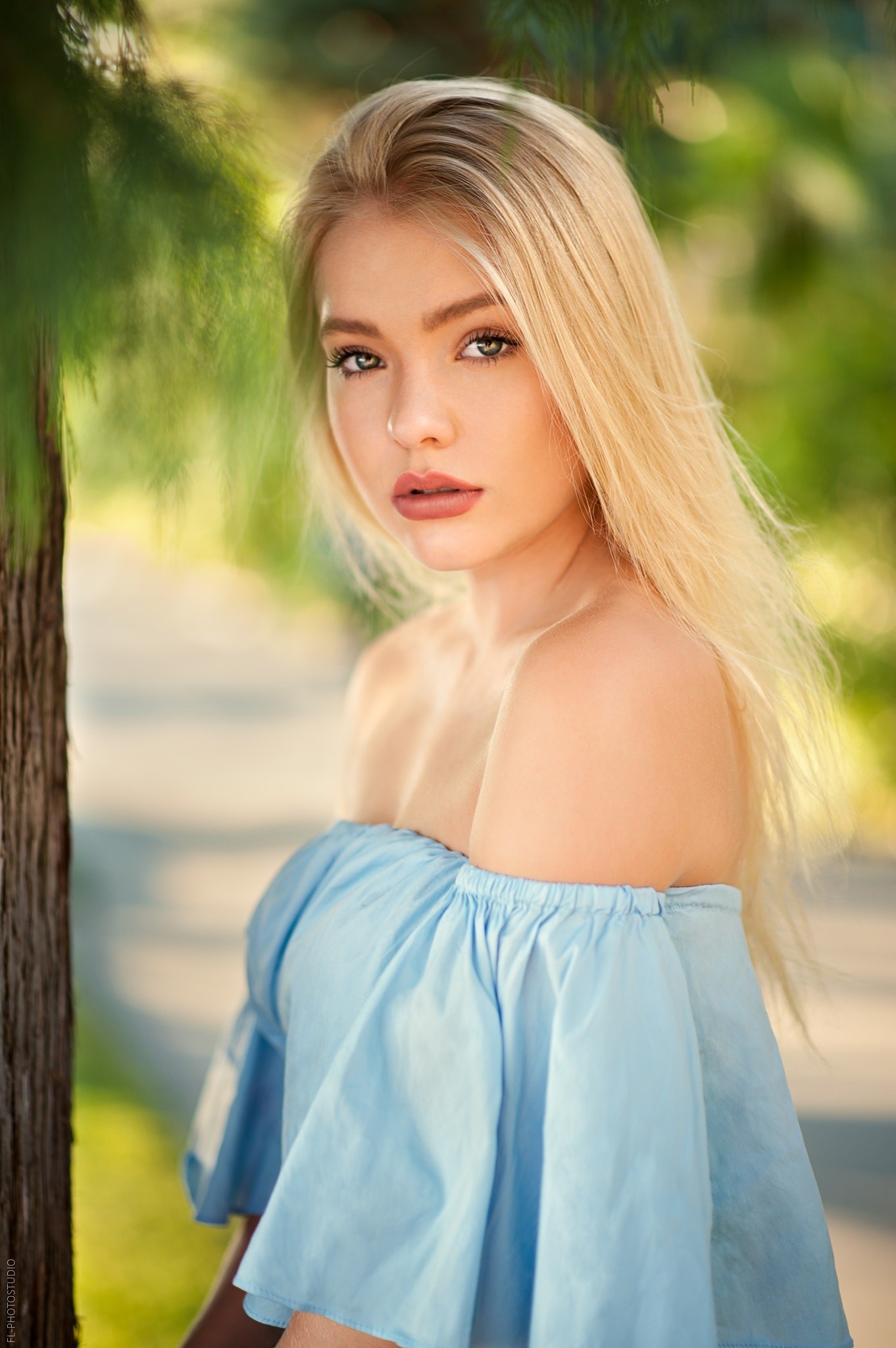 Anna Maradan Lods Franck Bare Shoulders Blonde Women Model Portrait Women Outdoors Long Hair 1362x2048