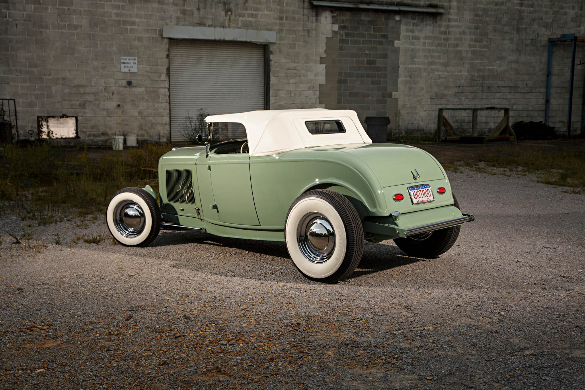 1932 Ford Roadster Hot Rod Vintage Car 2040x1360