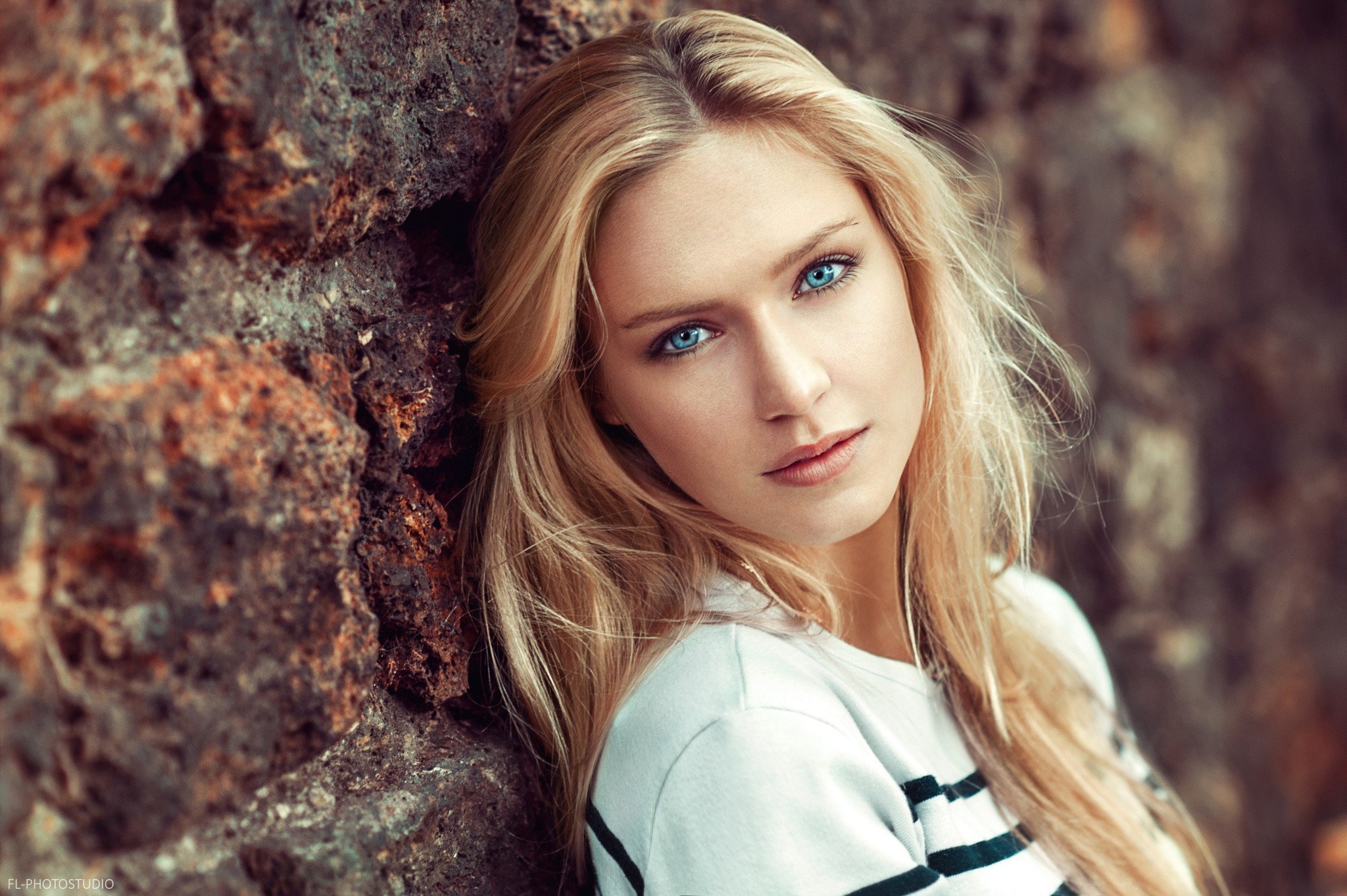 Women Model Looking At Viewer Long Hair Blonde Lods Franck Eva Mikulski Blue Eyes 2048x1363
