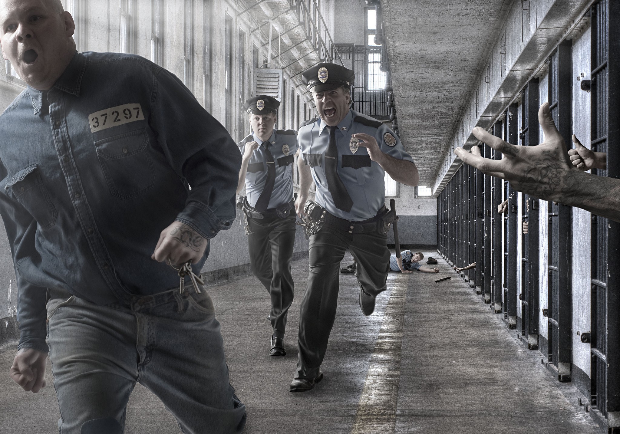 Prison Prisons Humor Men Running Guards Screaming Police 2048x1434