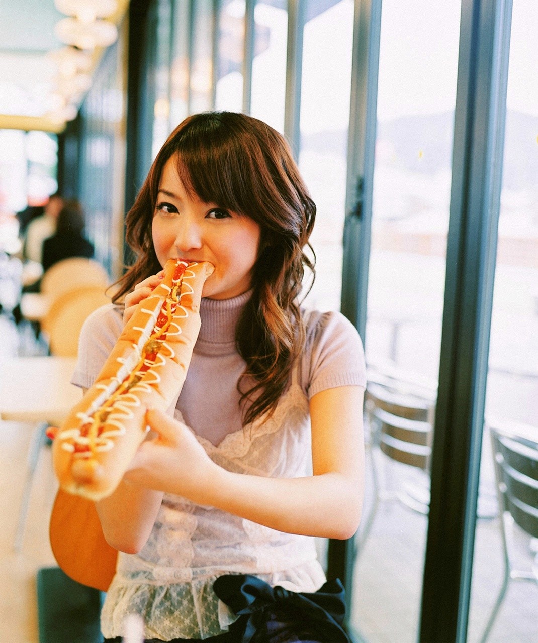 Sasaki Nozomi Asian Visual Young Jum Women Brunette Eating Hot Dogs Curly Hair Brown Eyes Looking At 1070x1280