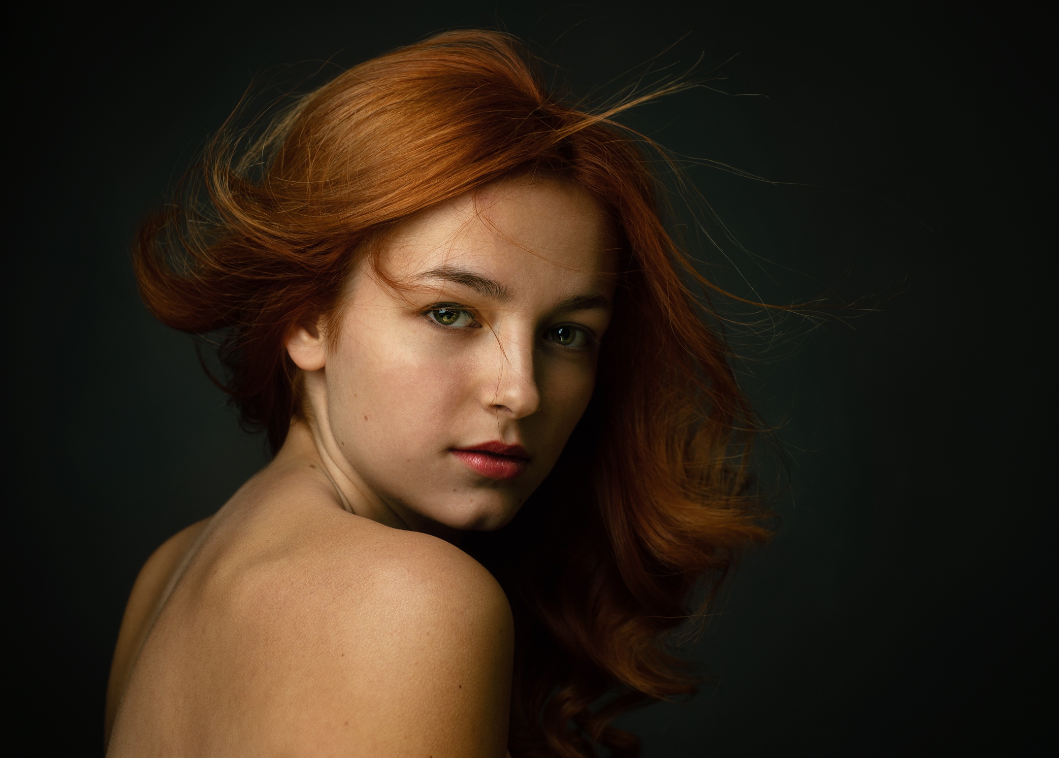 Bare Shoulders Redhead Portrait Face Simple Background Women Model Zachar Rise 2085x1493