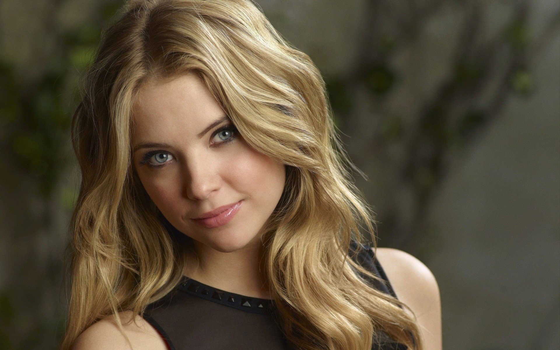 Eyes Women Ashley Benson 1920x1200