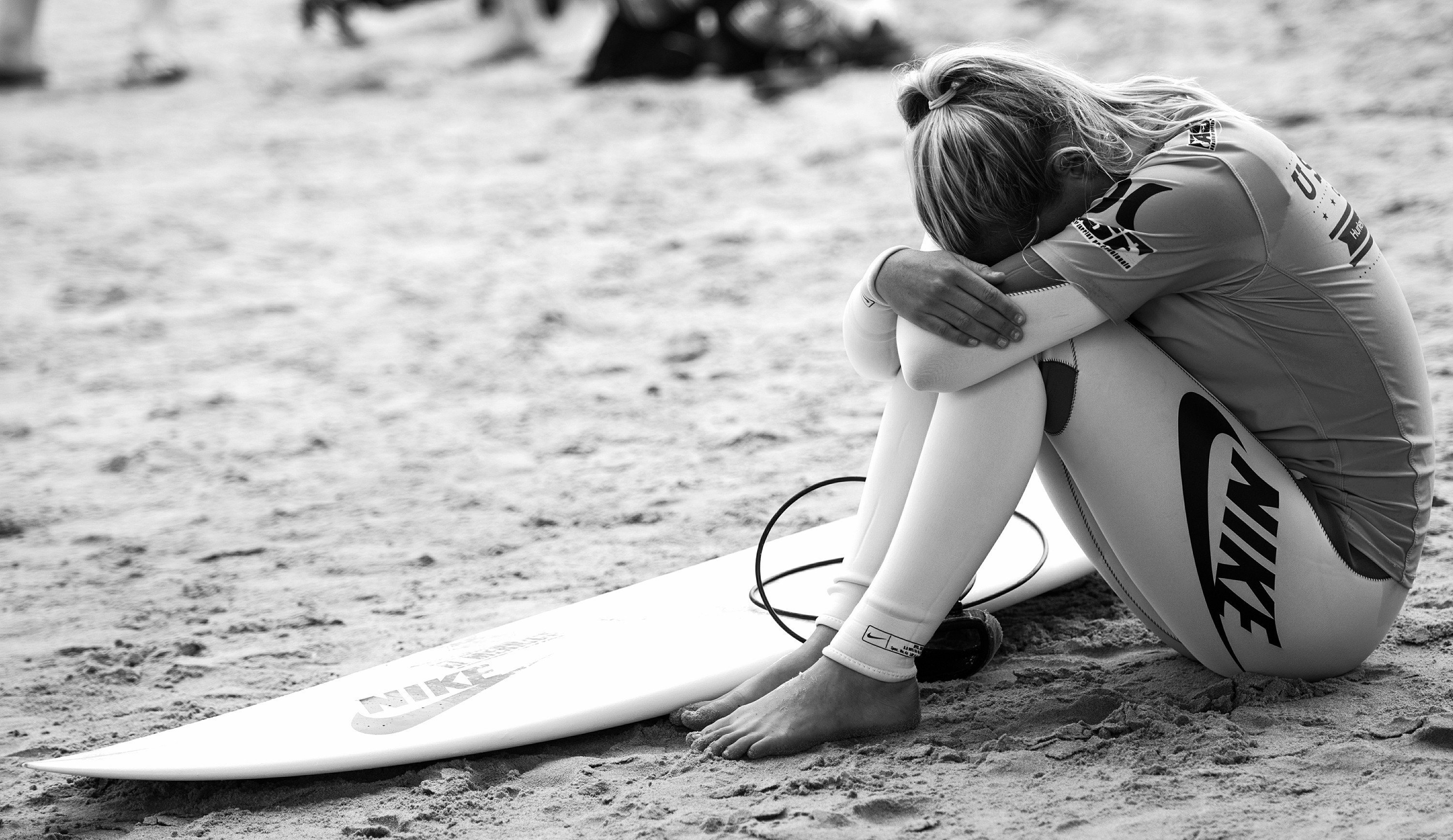 Women Monochrome Model Sports Surfing Alone Surfboards 3000x1735
