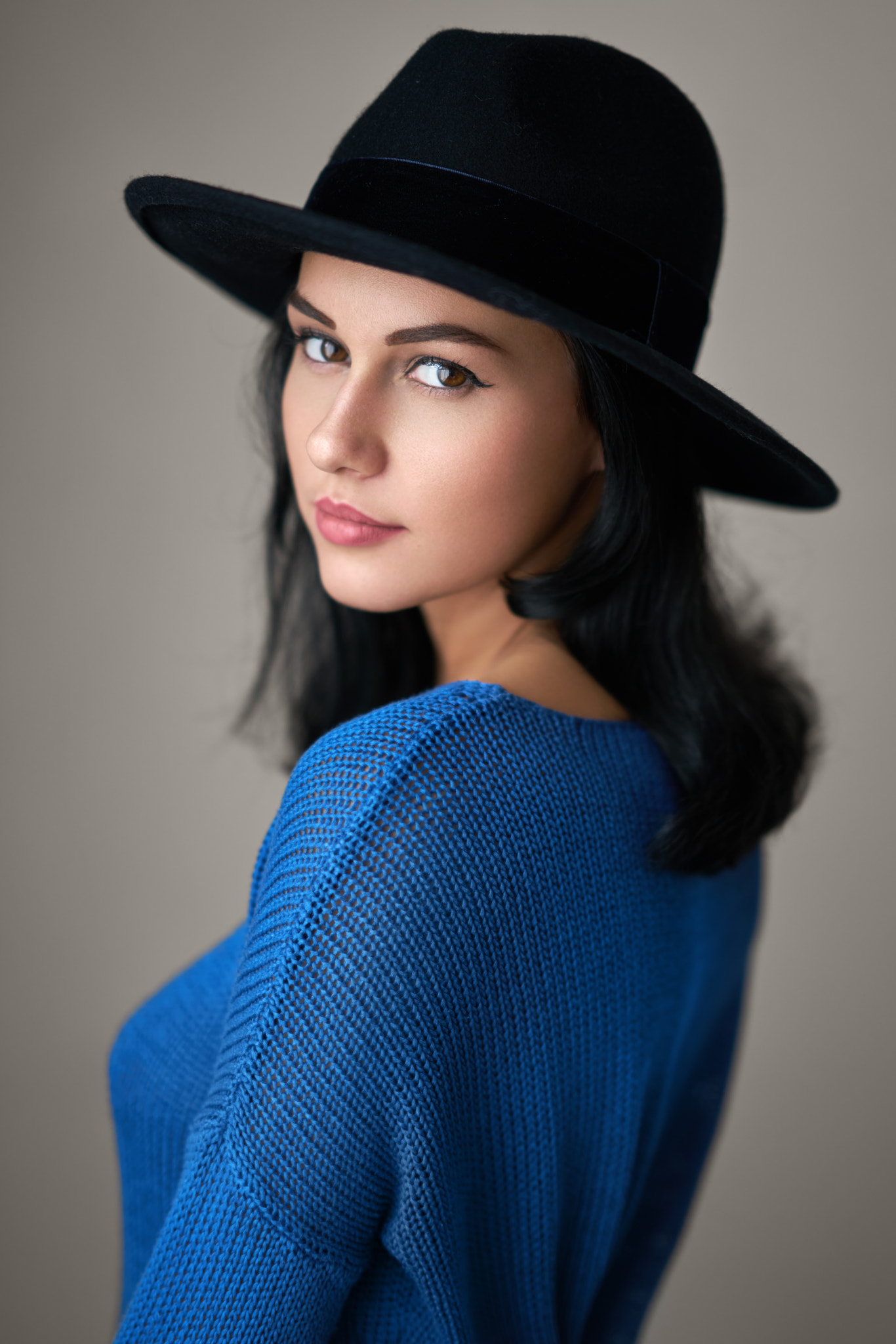 Milan R Model Women Portrait 500px Photography Sweater Hat So A Machy Akova Blue Sweater Black Hair  1366x2048