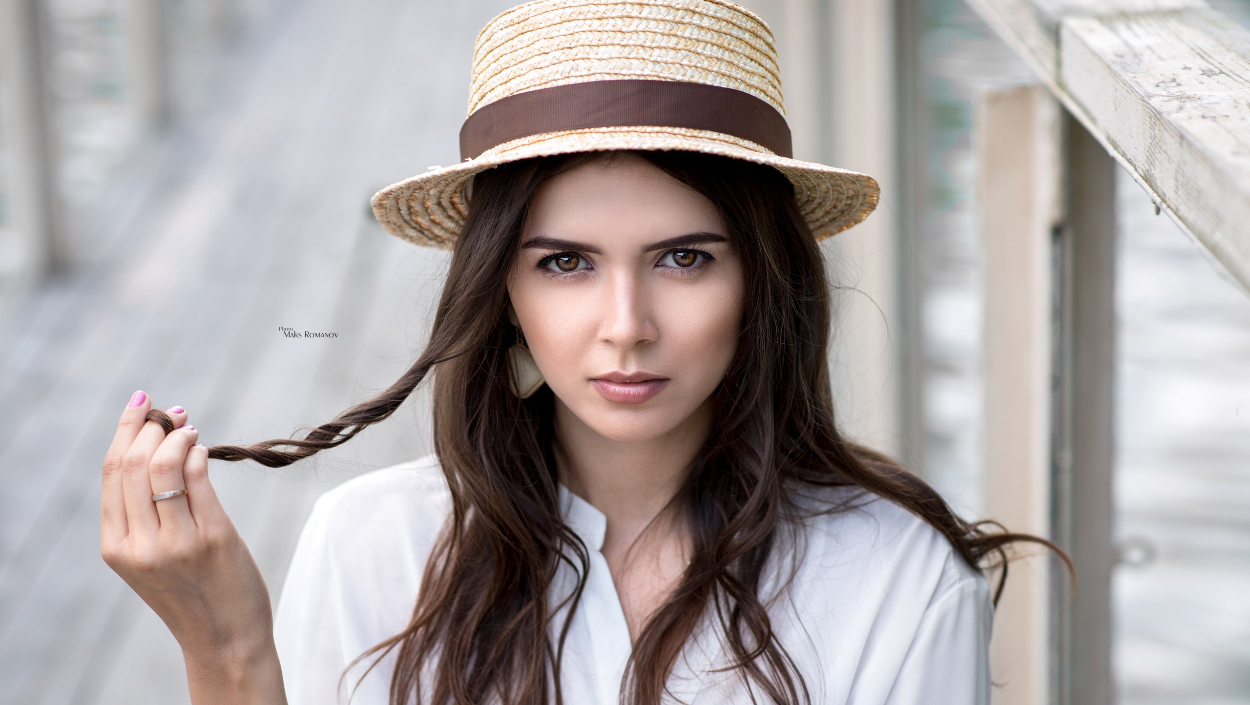 Women Hat Maksim Romanov Face Portrait Depth Of Field Brunette Women With Hats 2560x1444