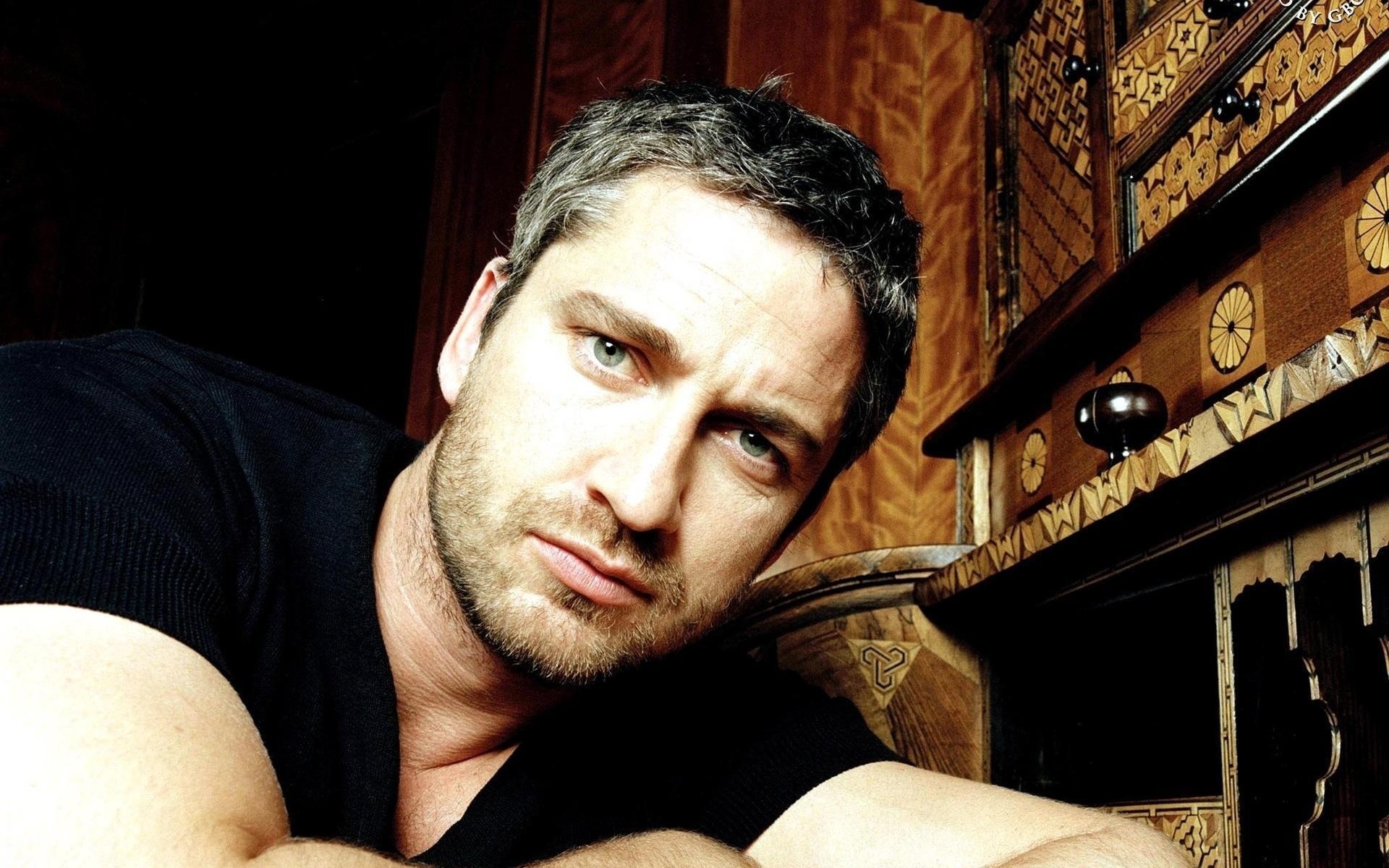 Gerard Butler 1920x1200