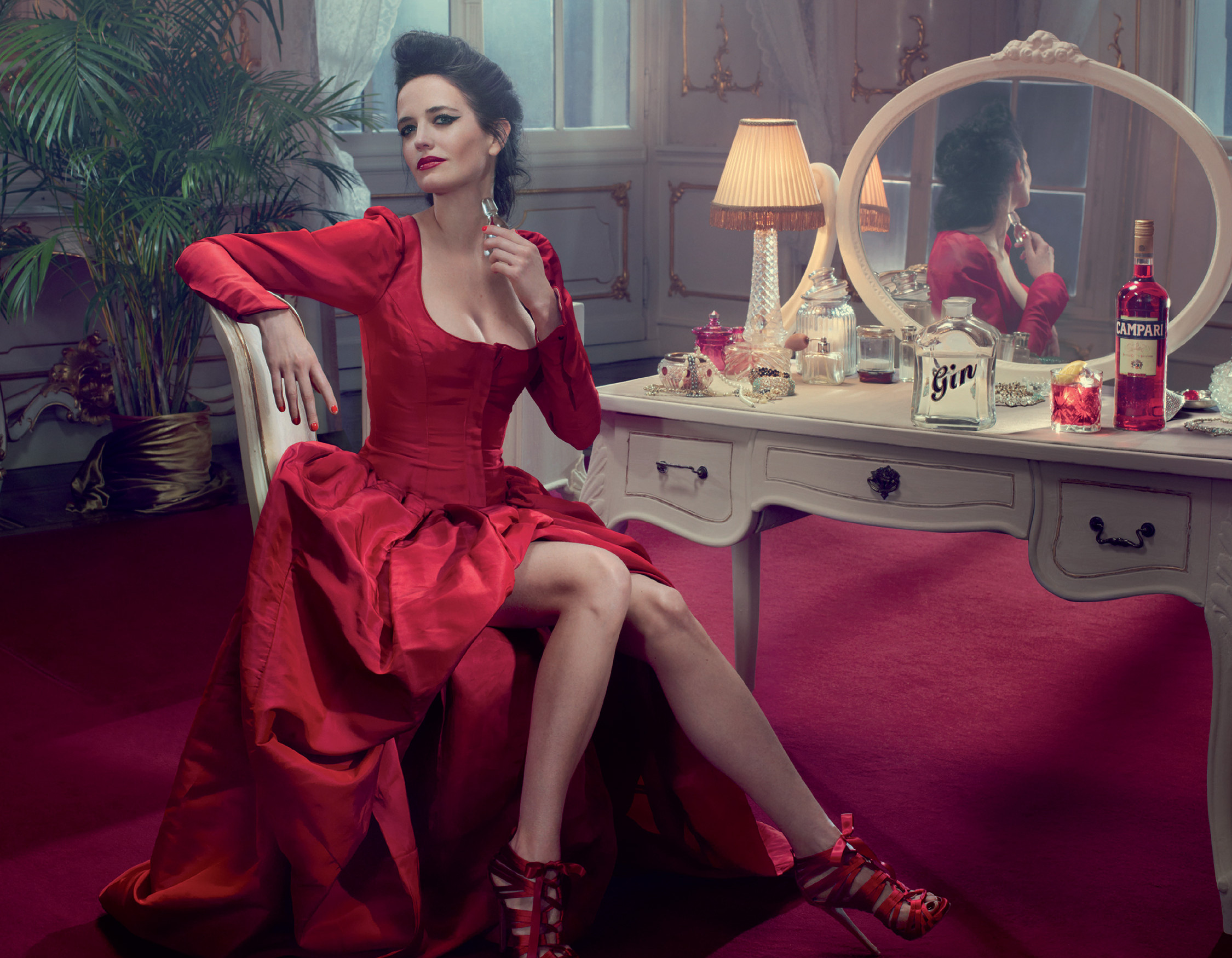 Eva Green Actress Brunette Blue Eyes Mirror Lipstick Red Dress 2250x1750