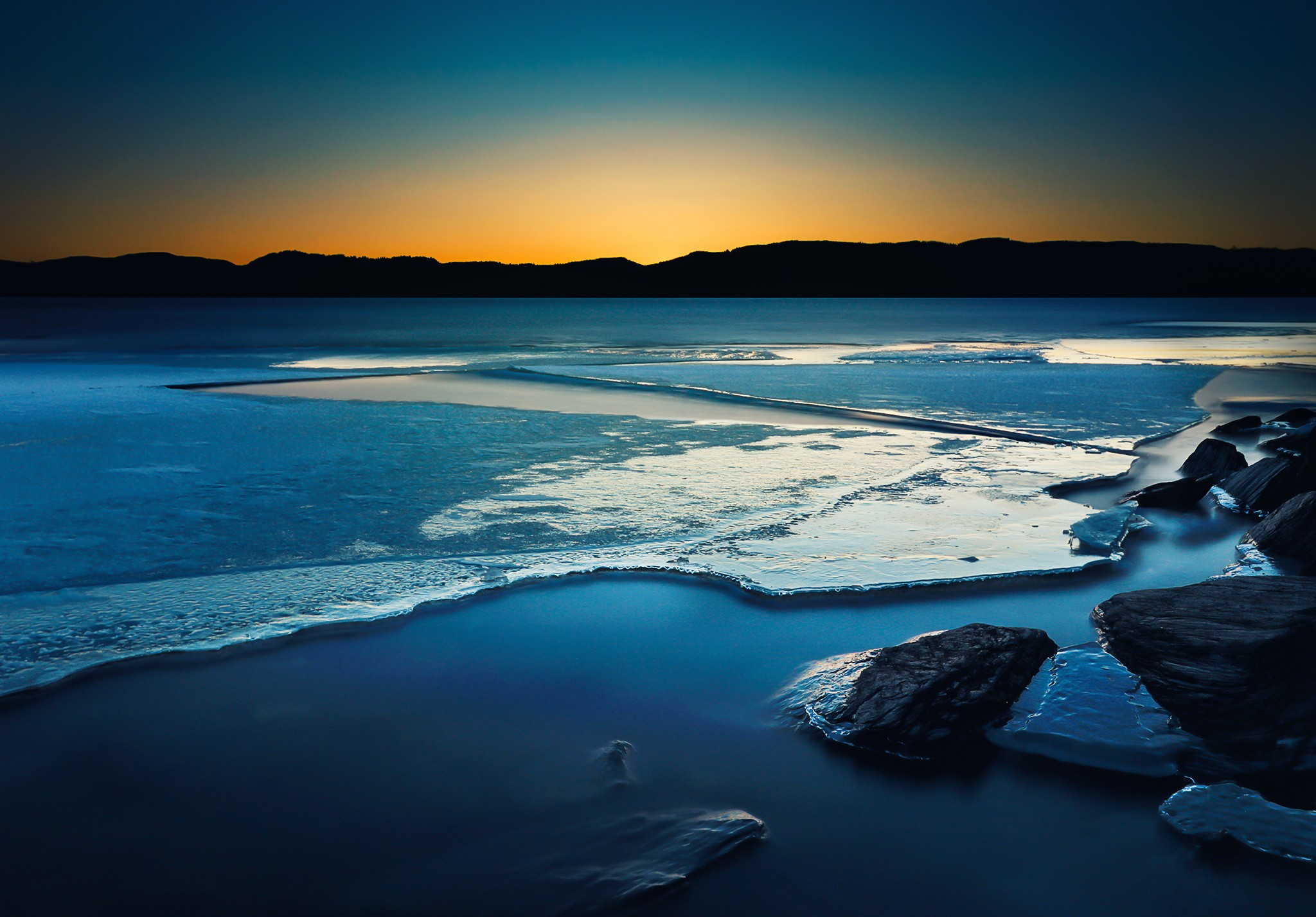 Landscape Frozen Lake Sunset 2048x1427