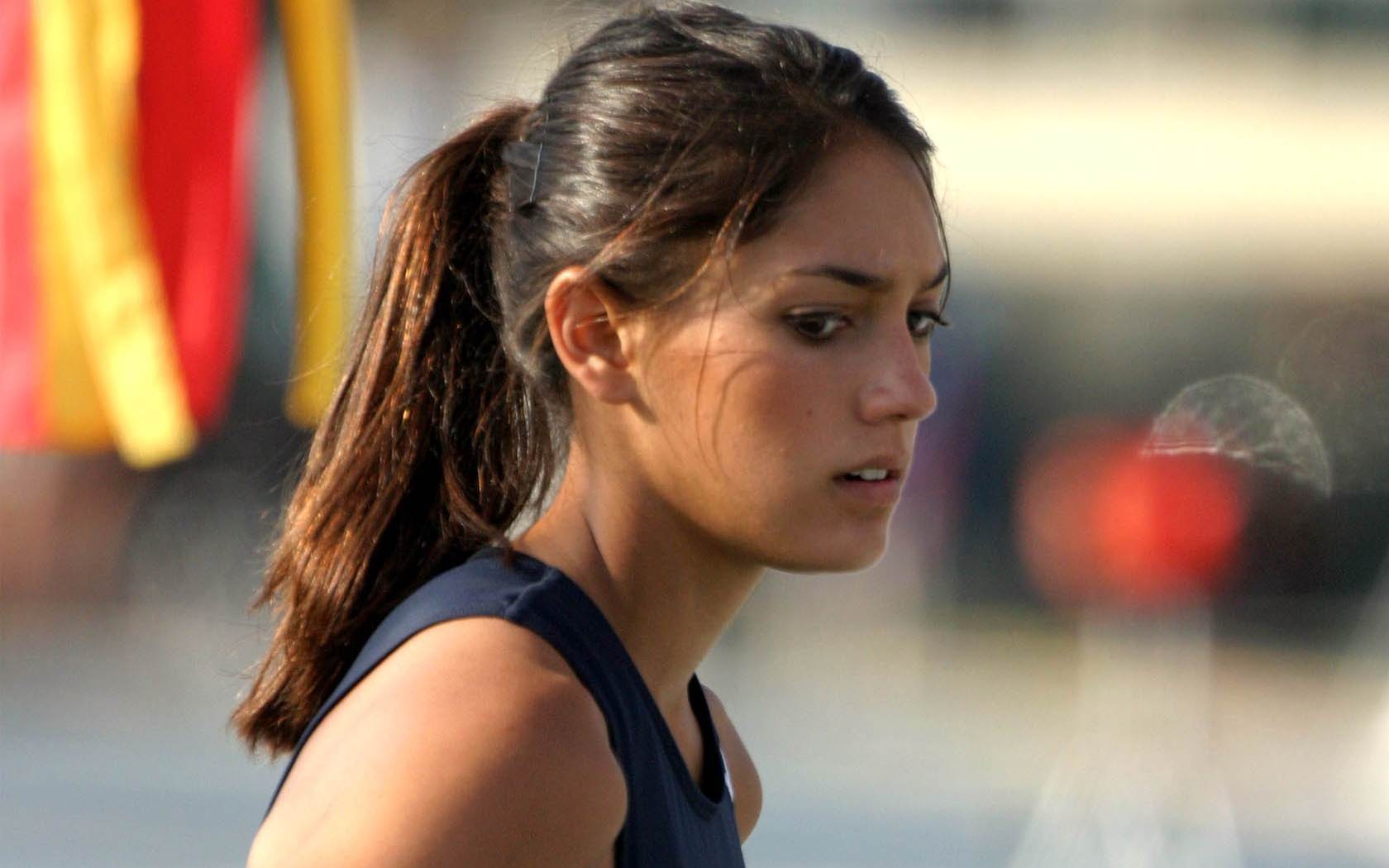 Ponytail Sports Allison Stokke Tank Top 1680x1050