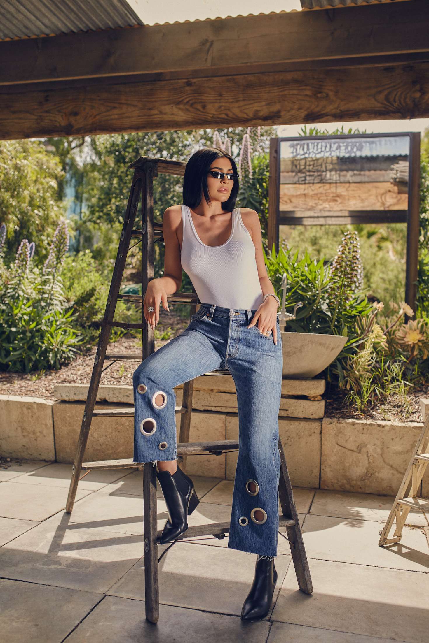 Kylie Jenner Model Celebrity Women Glasses Women With Glasses Jeans Black Hair 1470x2206