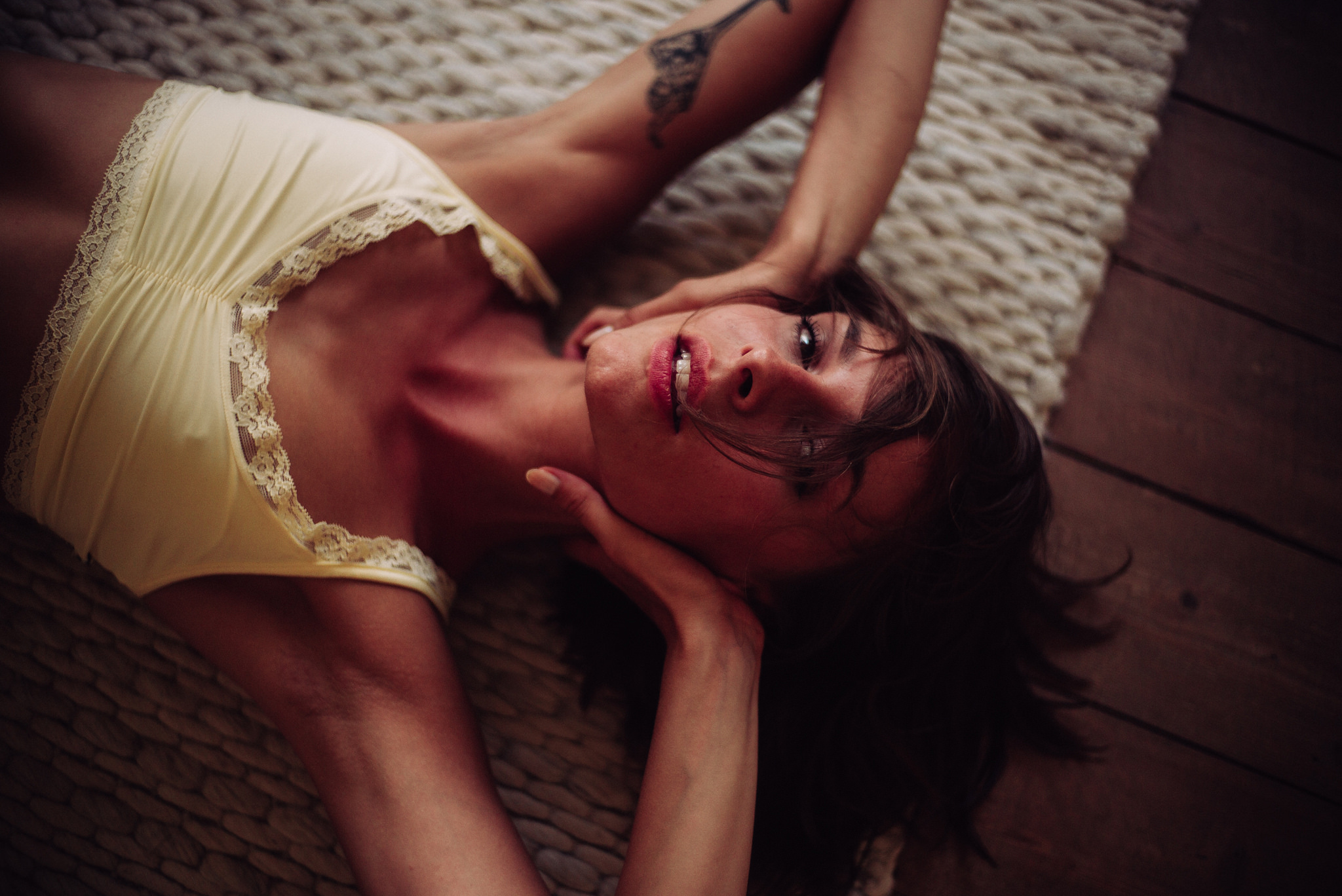 Women Women Indoors Skinny Brunette Armpits Hair In Face On The Floor Wooden Surface 2048x1368