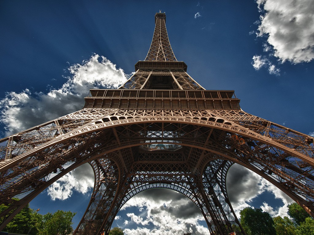 Paris Eiffel Tower Bottom View Clouds 1024x768