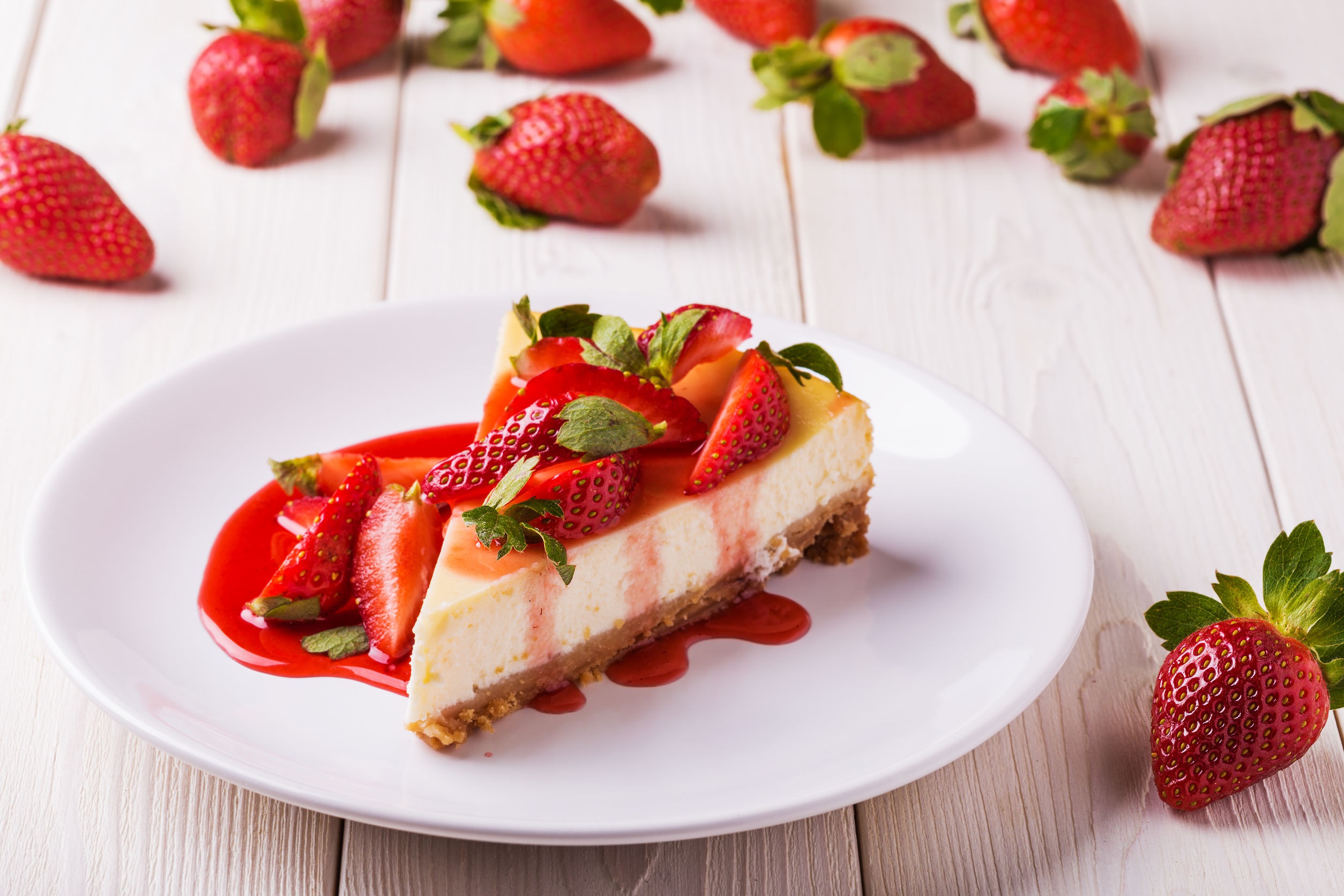 Cake Sweets Food Strawberries Mint Leaves 2508x1672