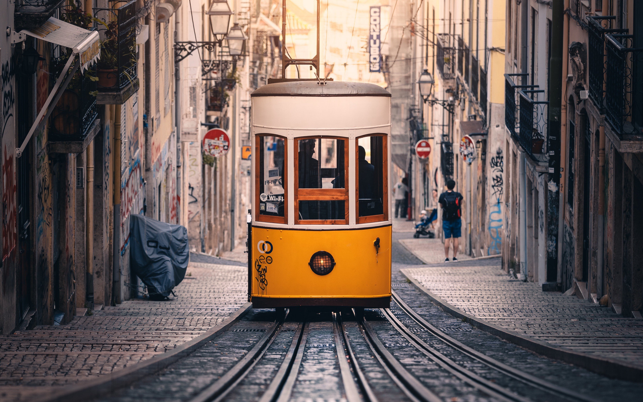 City Tram Vehicle Lisbon Portugal 2560x1600