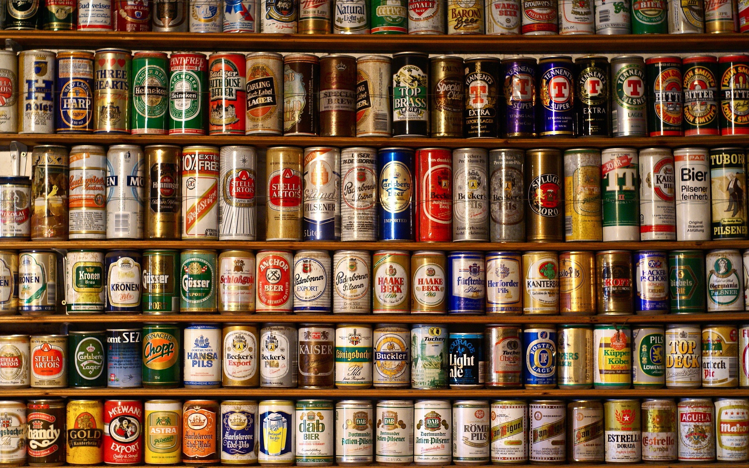 Beer Alcohol Shelves Can Heineken Stella Artois Carlsberg 2560x1600