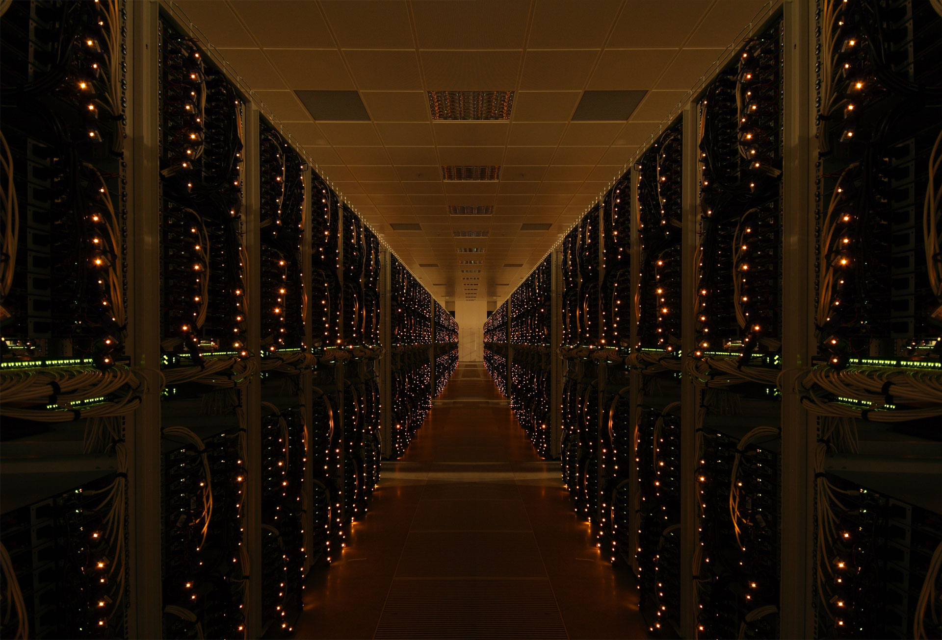 Technology Server Datacenter 1920x1306