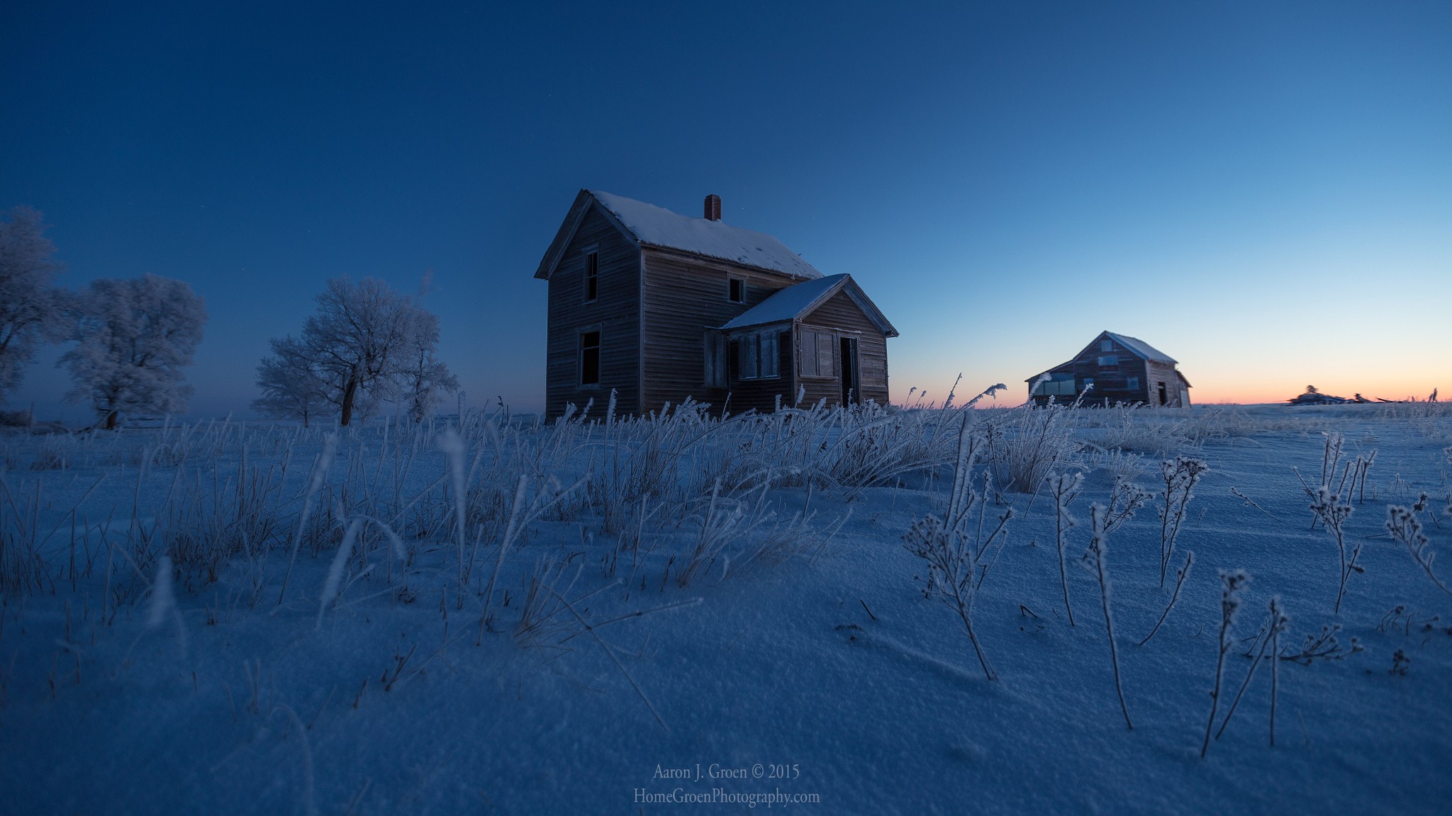 Winter Landscape Cold House 2015 Year Abandoned Blue Frost Snow Morning 2048x1152