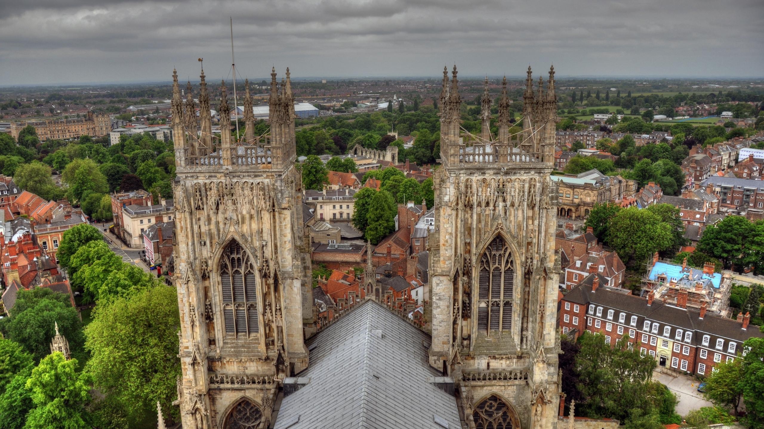 Architecture Building Old Building City Cityscape York England UK Cathedral Tower Rooftops Trees Clo 2560x1440