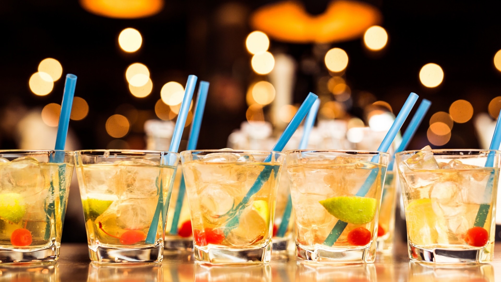 Cocktails Drinking Glass Blurred Lights 1920x1080