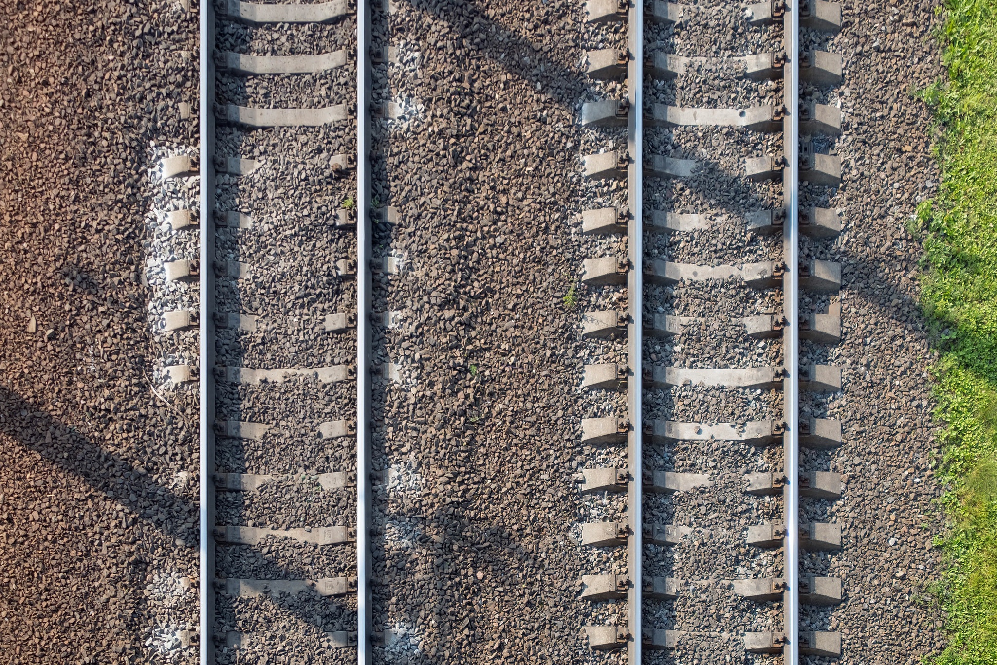 Railway Tracks Outdoors Metal 2048x1366