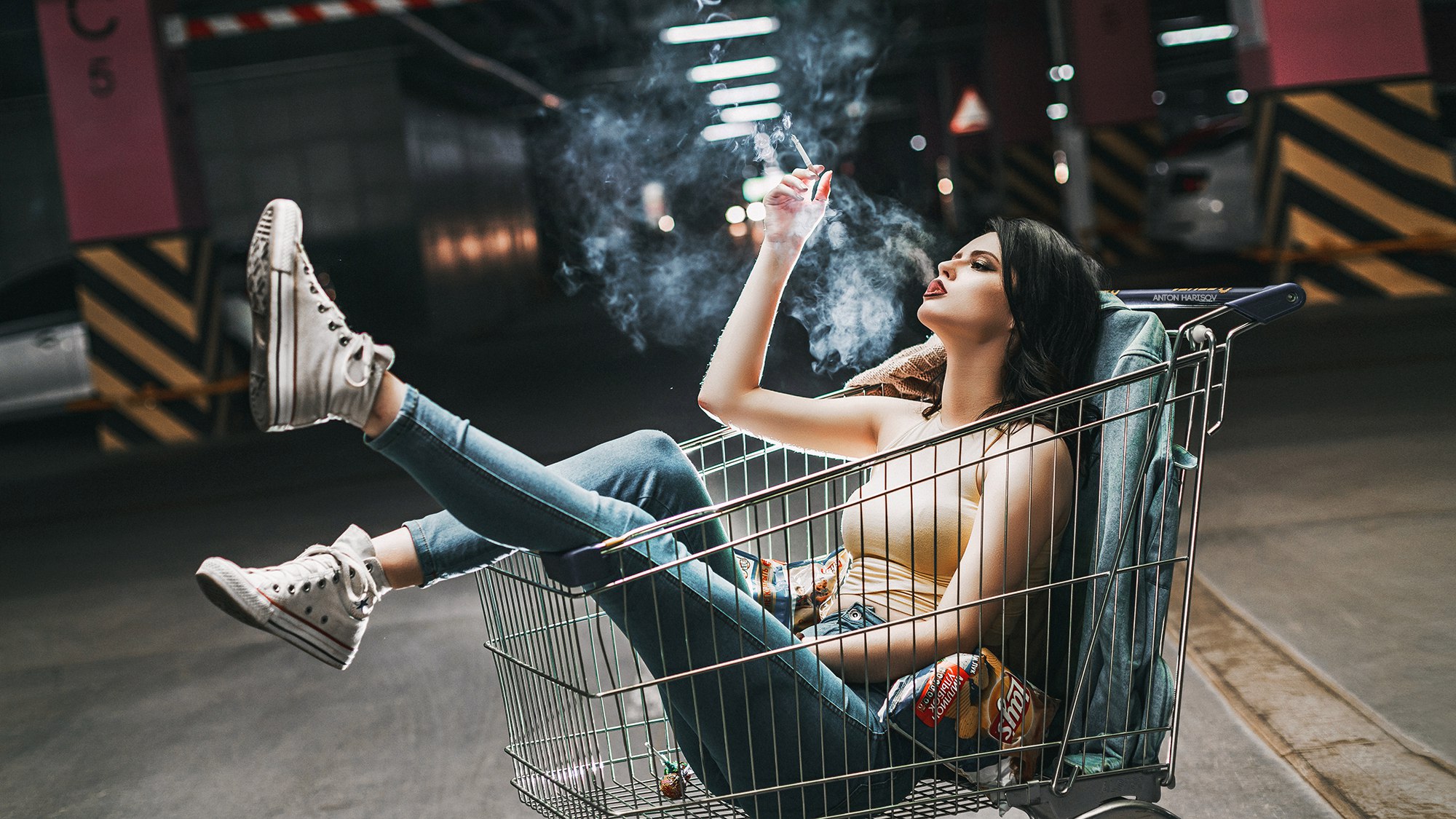 Women Fotoshi Toshi Anton Harisov Sneakers Converse Cigarettes Smoke Pants Jeans Smoking Shopping Ca 2000x1125