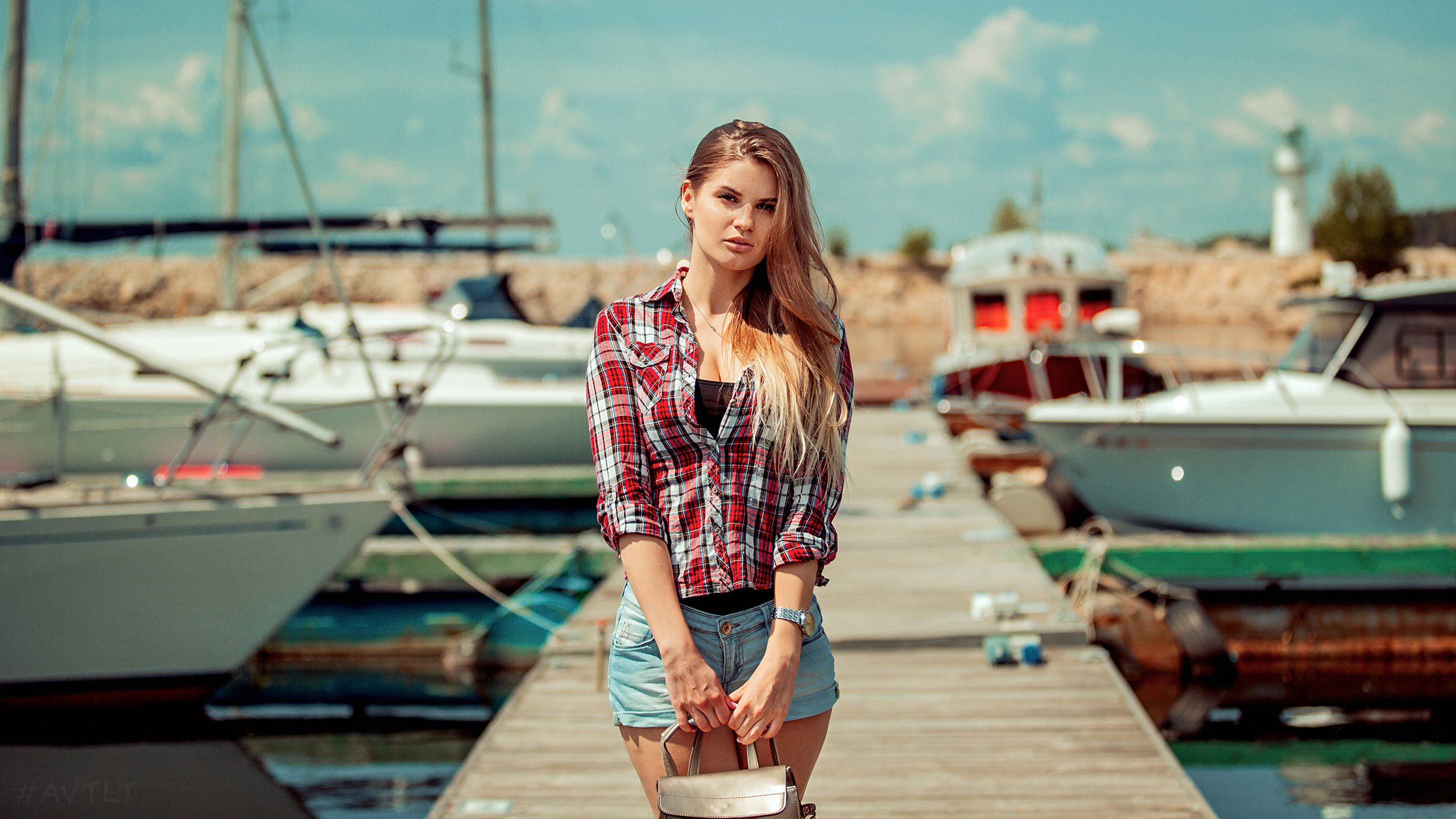 Women Blonde Plaid Shirt Boat Pier Handbags Women Outdoors Long Hair Aleksandr Suhar 2560x1440