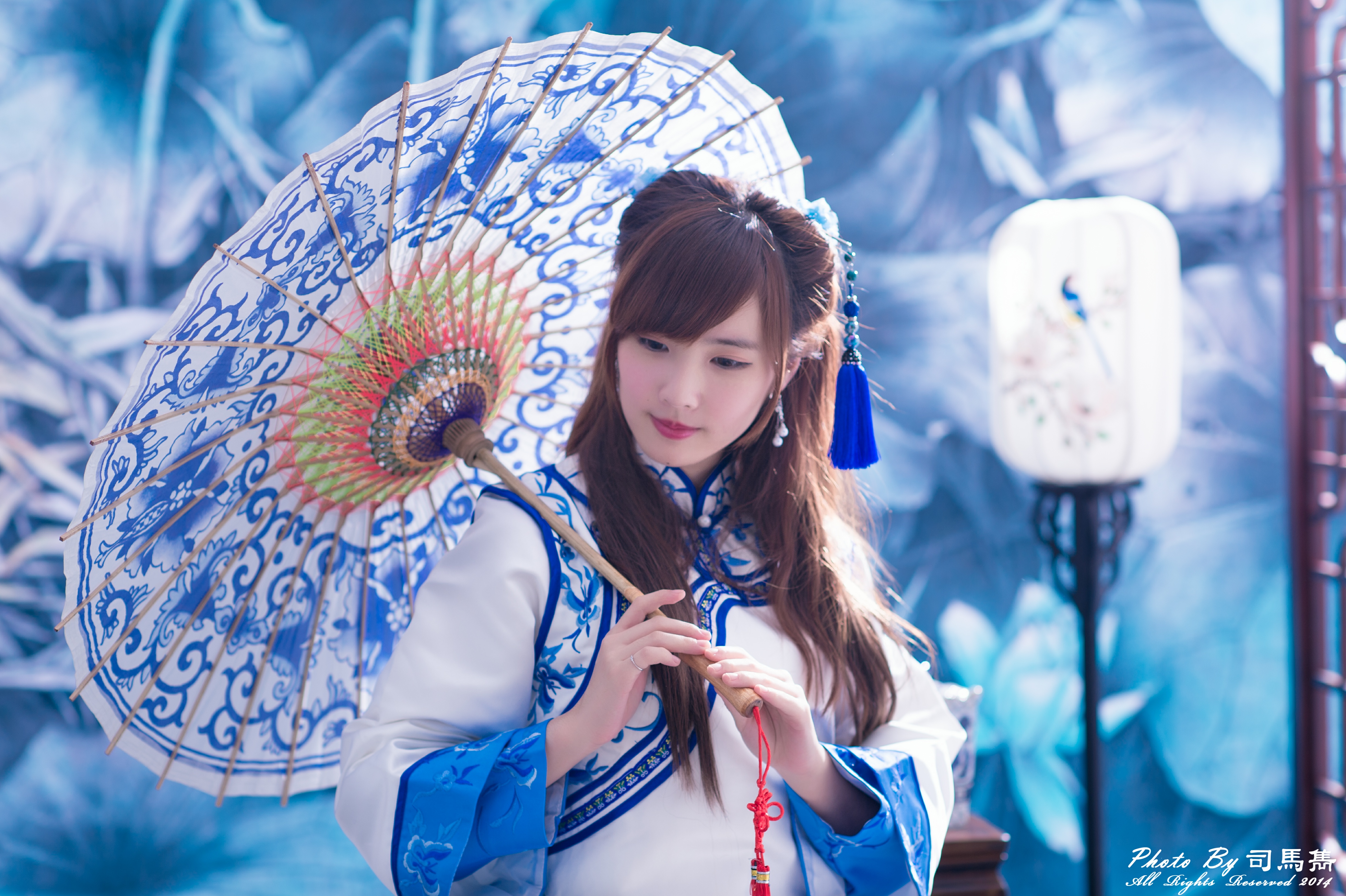 Girl Model Asian Taiwanese Traditional Costume Umbrella Lantern Yu Chen Zheng 4928x3280