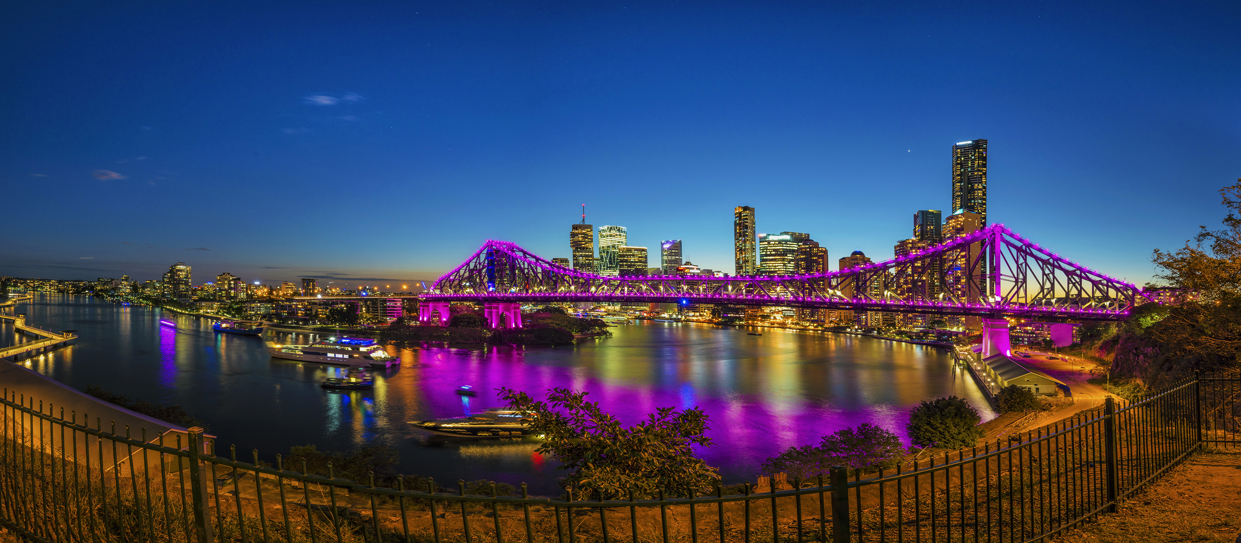 Brisbane Australia Coast Bridge Light Night Cityscape Boat 4000x1750