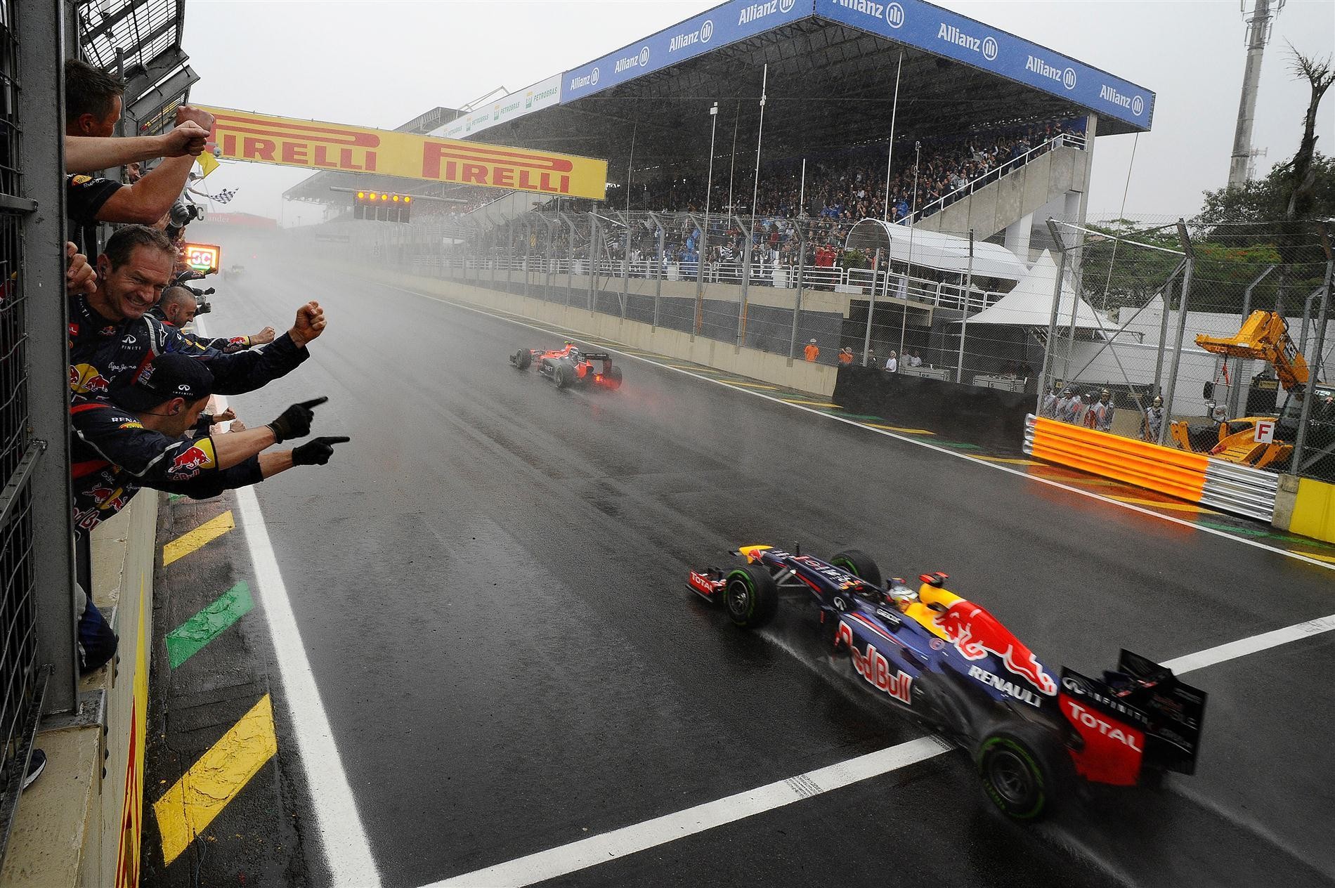 Formula 1 Red Bull Red Bull Racing Rain Car Motorsports Sport Sports Race Tracks Racing Race Cars 1900x1264