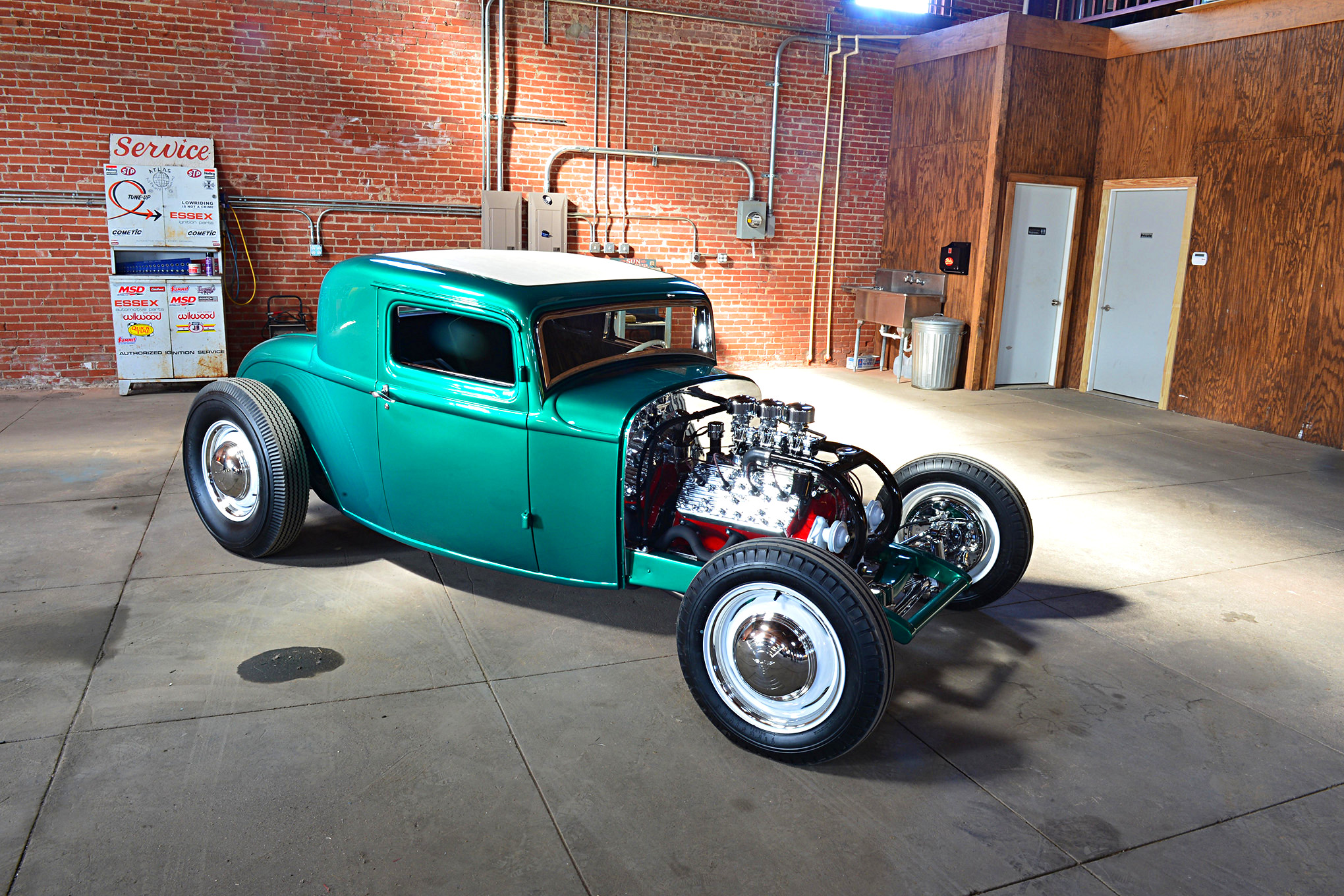 1932 Ford 5 Window Coupe Hot Rod Vintage Car 2040x1360