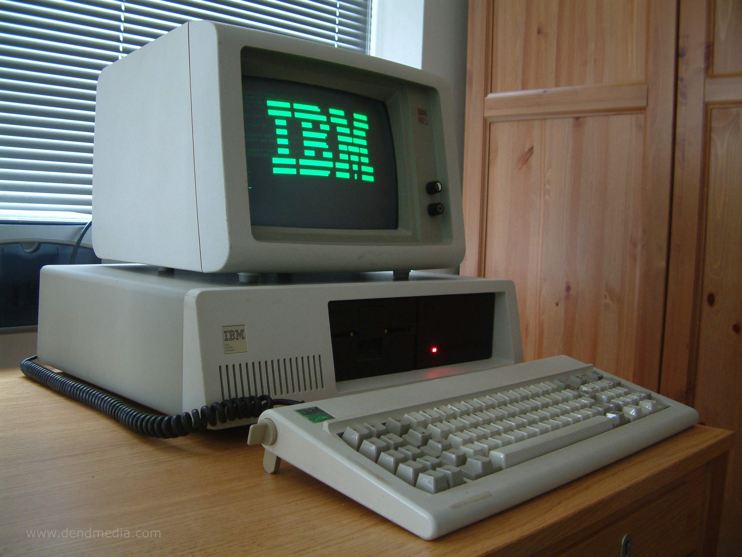 Technology Ibm 2832x2128