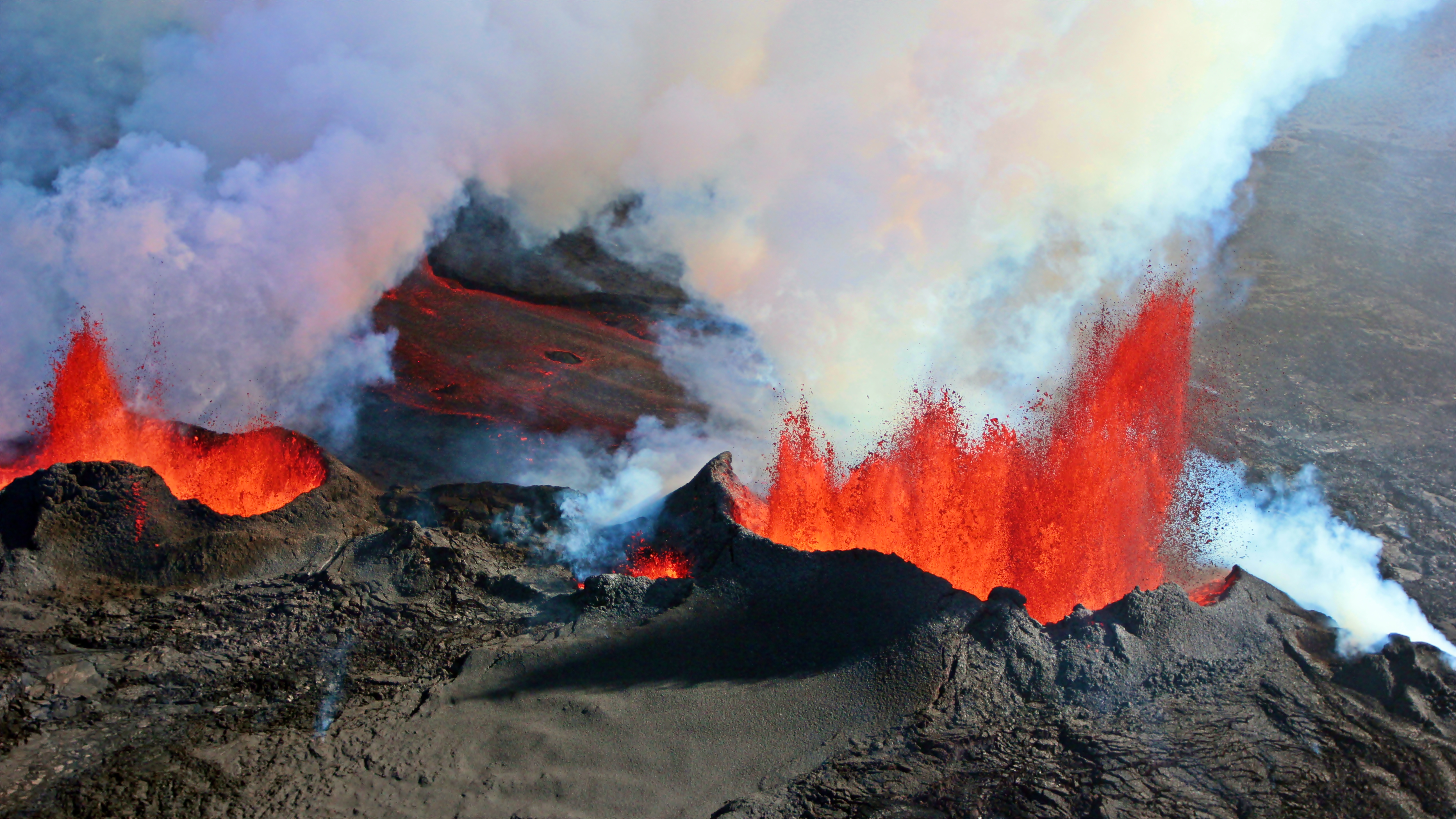 Bardarbunga Volcano Iceland Eruption Lava Smoke 5184x2916