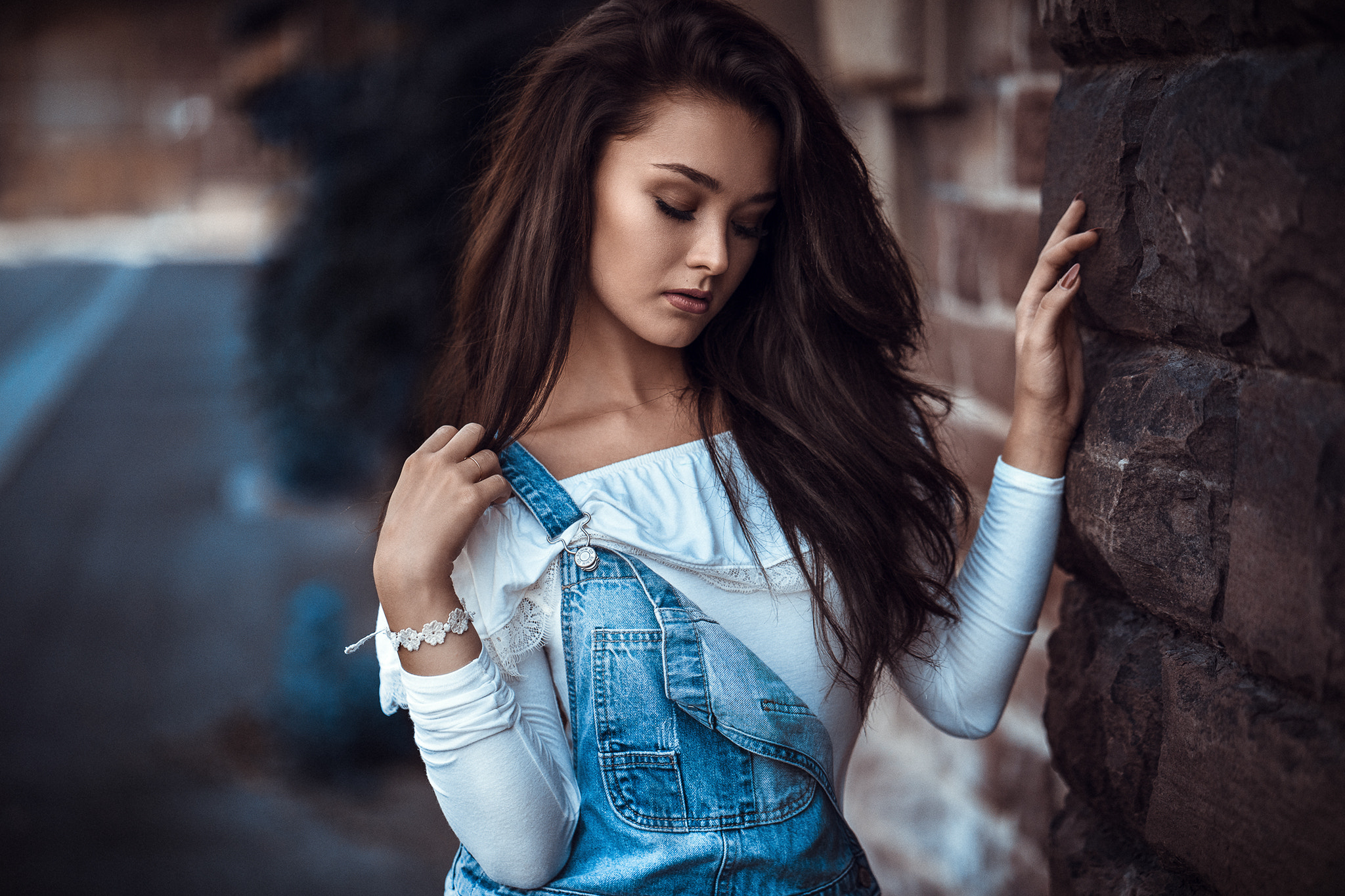 Women Overalls Depth Of Field Portrait Closed Eyes Tanned 2048x1365