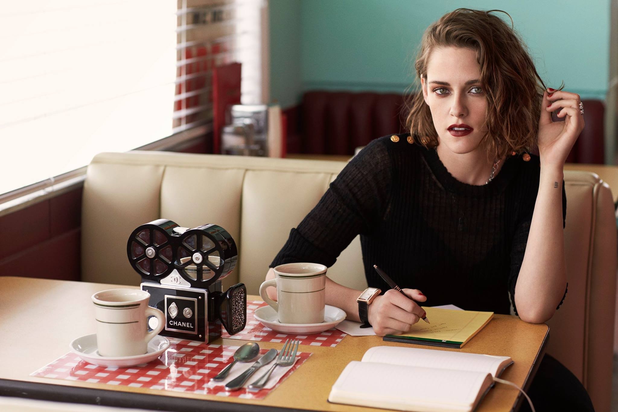 Women Actress Brunette Long Hair Kristen Stewart Celebrity Cafeteria Sitting Coffee Books Table Look 2048x1365