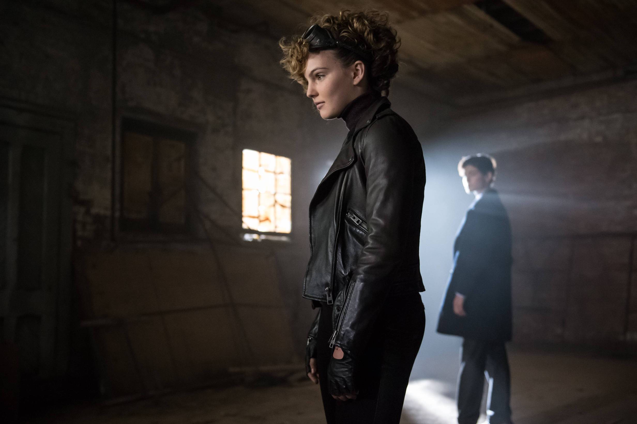 Gotham TV Show Camren Renee Bicondova Catwoman Selina Kyle Bruce Wayne 2464x1640