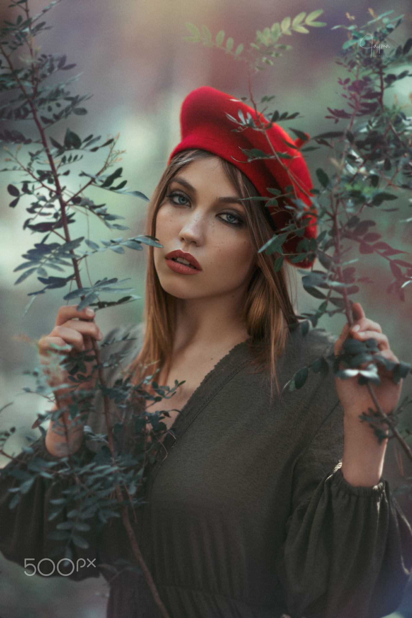 Javier Jayma Women Hat Brunette Long Hair Straight Hair Freckles Blue Eyes Looking At Viewer Makeup  1367x2048