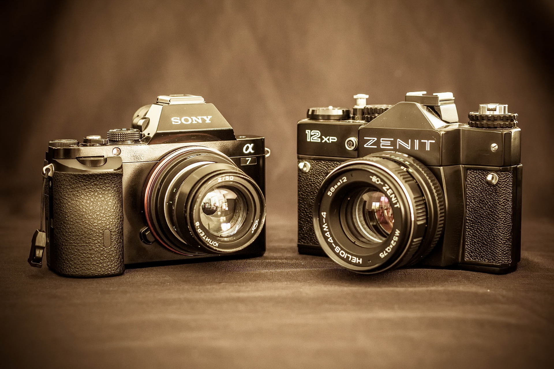 Camera Sony Zenit Brand Lens 1920x1279