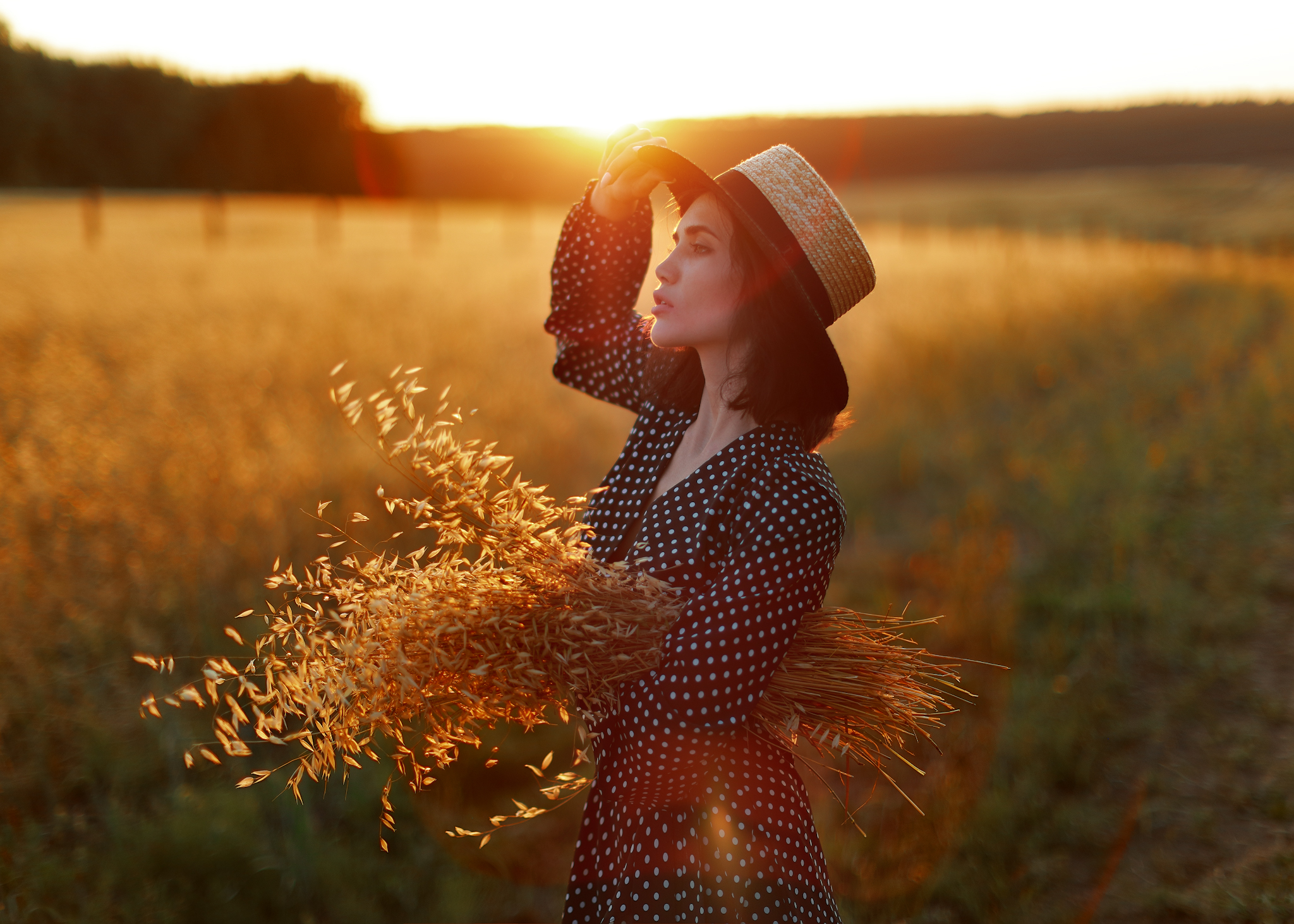 Women Model Brunette Looking Into The Distance Straw Hat Dry Grass Dress Sunset Depth Of Field Profi 2048x1463