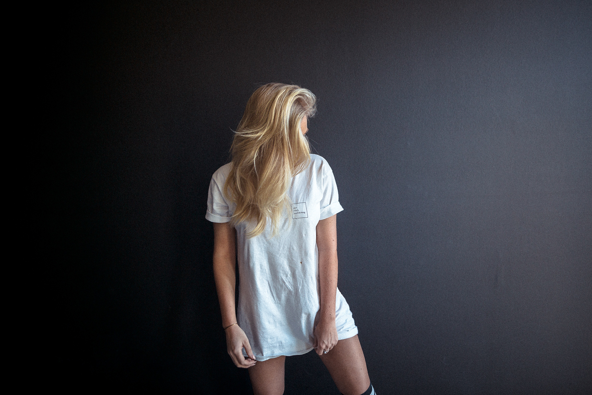 Women Model Blonde T Shirt Dark Background Legs Lennart Bader 1920x1280