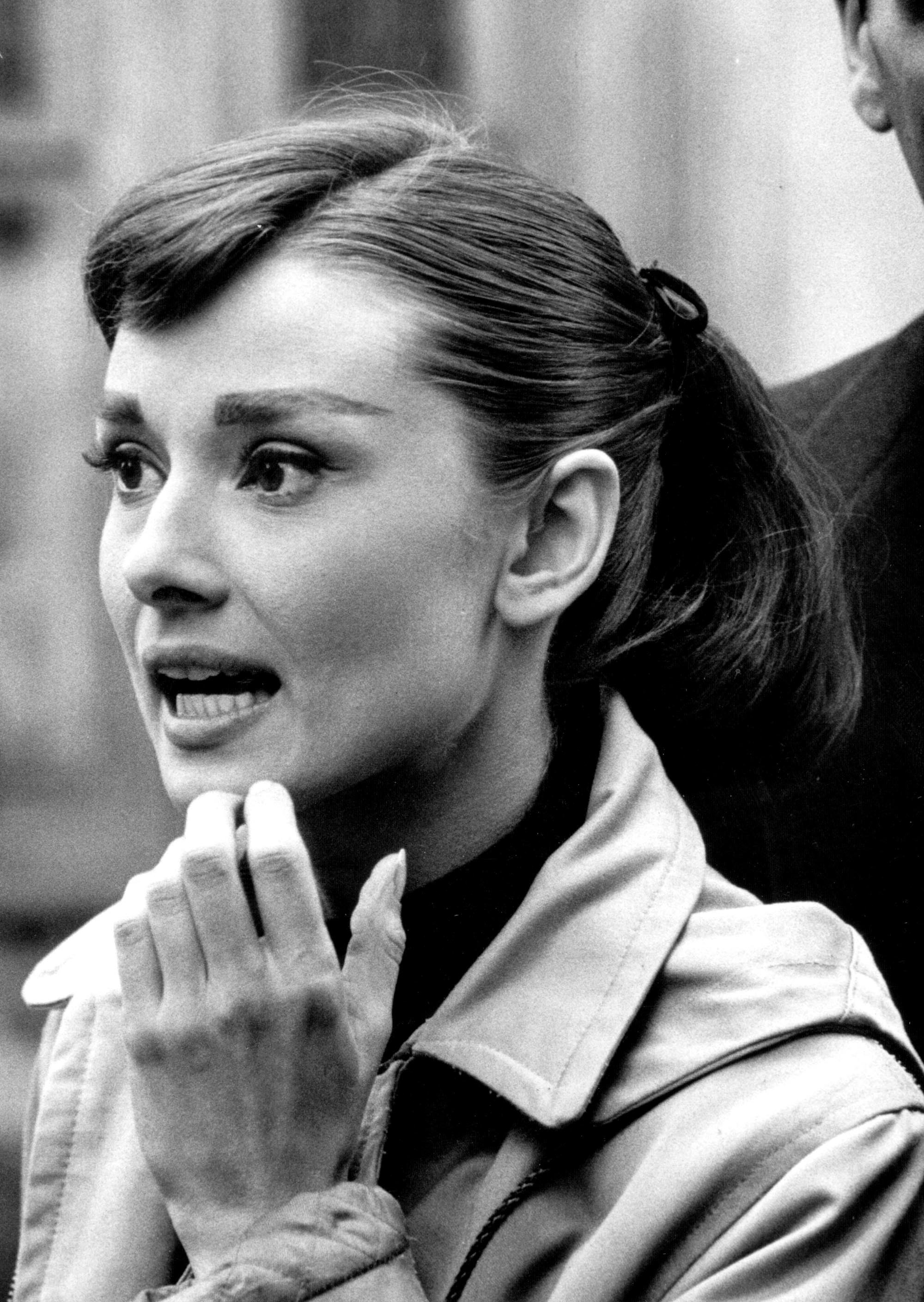 Audrey Hepburn Monochrome Women Actress 2000x2816