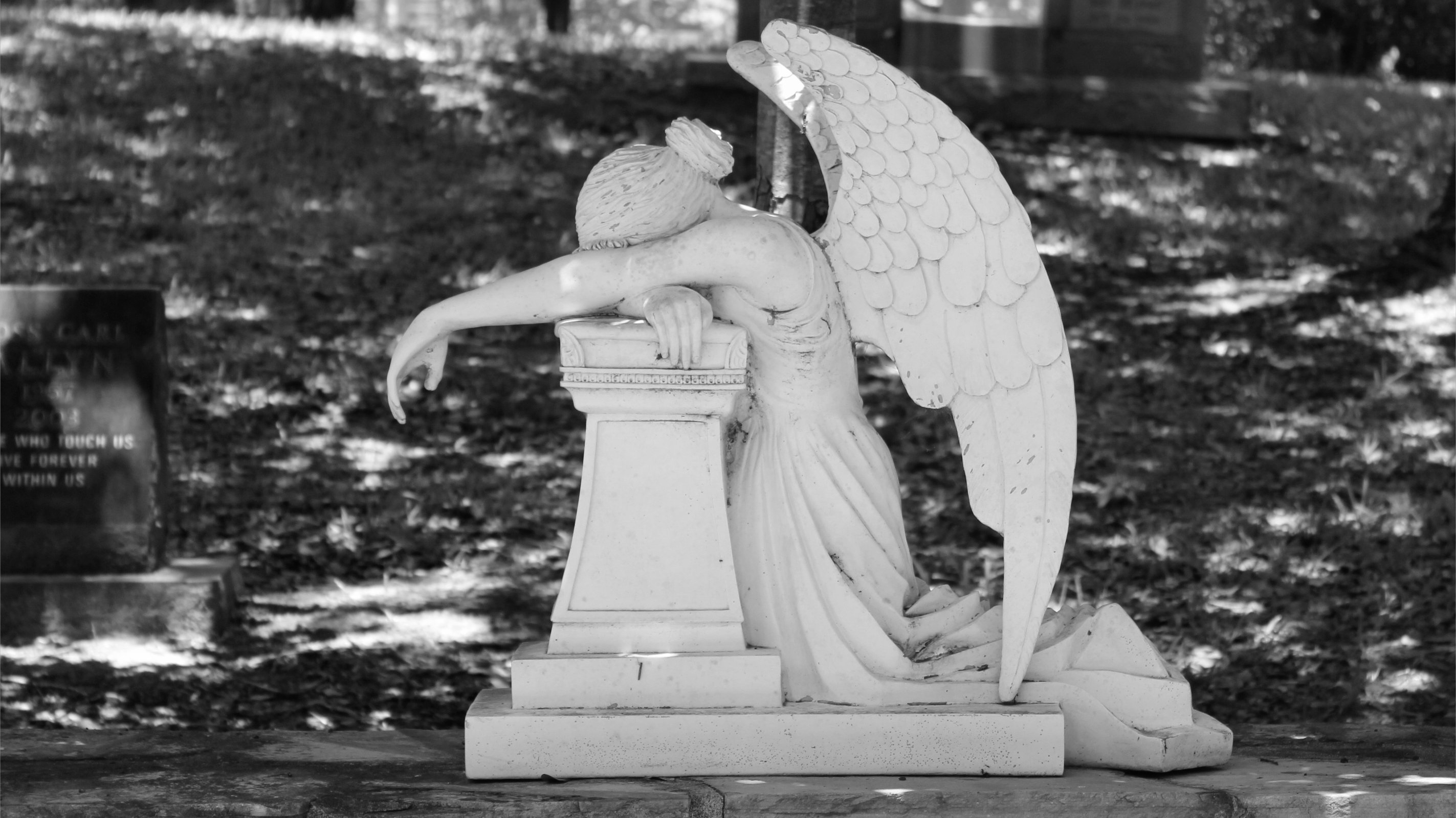 Man Made Angel Statue 2846x1601