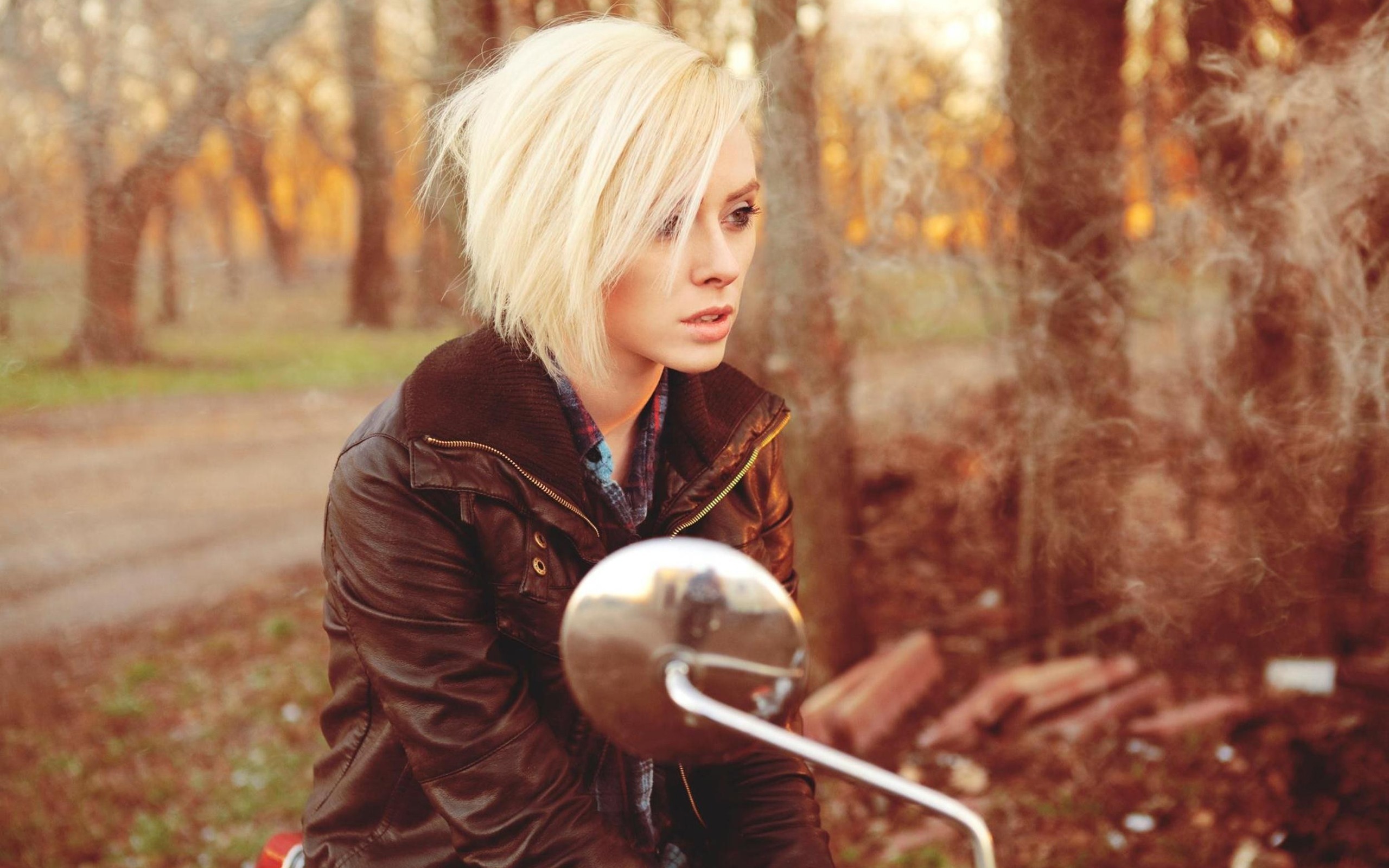 Alysha Nett Model Blonde Women Motorcycle Leather Jackets Trees Vehicle Looking Away Face 2560x1600