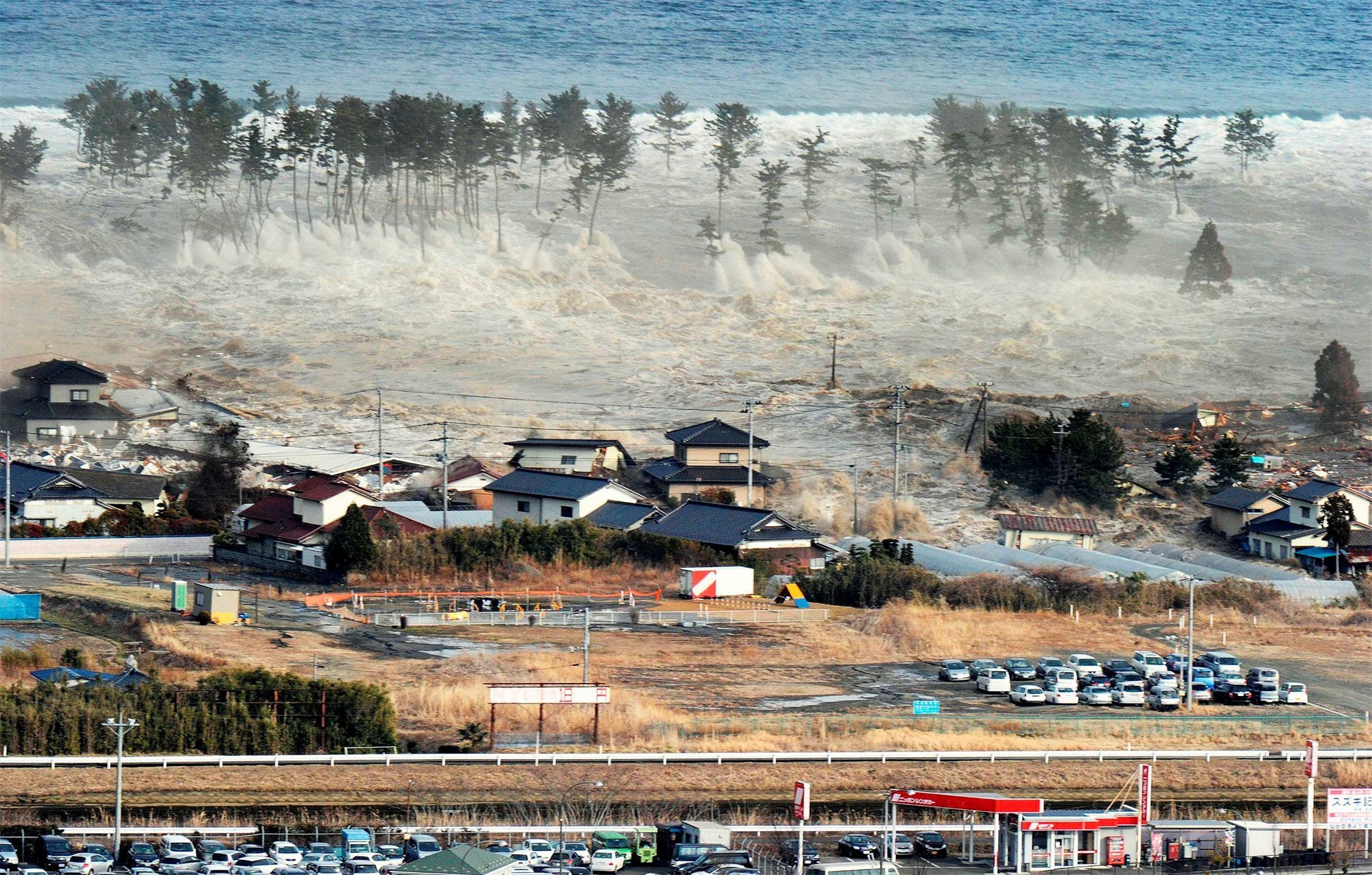 Japan Earthquakes Tsunami 2000x1276